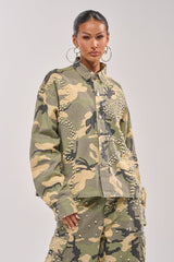 EMBELLISHED CAMO BUTTON DOWN