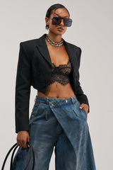 MAKE IT LOOK EASY STRUCTURED BLAZER