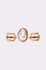 ON A DATE RING SET