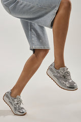 AKIRA GOLD LENIYA SILVER SNEAKER