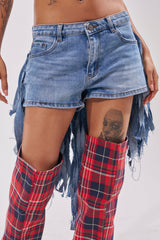 TURN AROUND DISTRESSED DENIM SHORT