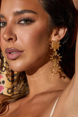 COME AND GET ME EARRING