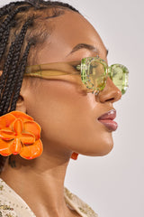 WITH A TWIST SUNGLASSES