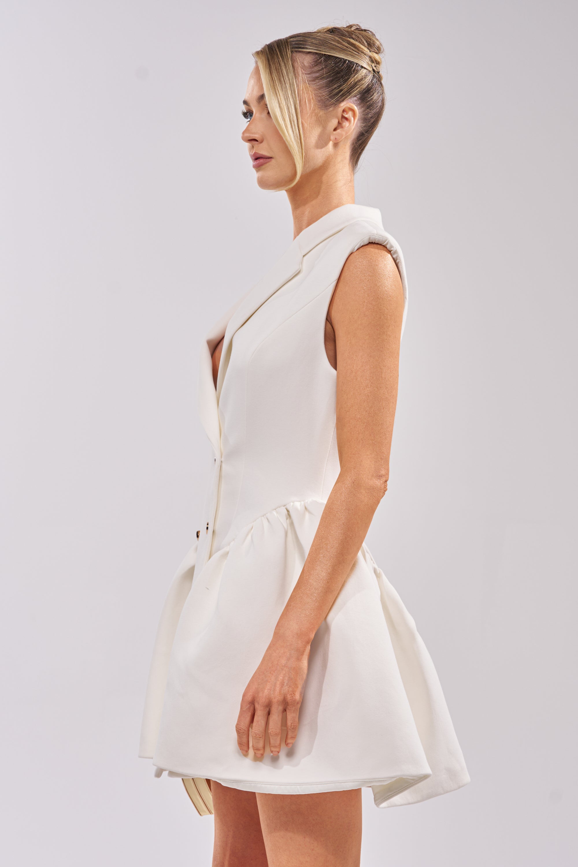 REPRESENTING ME SLEEVELESS BLAZER DRESS IN WHITE