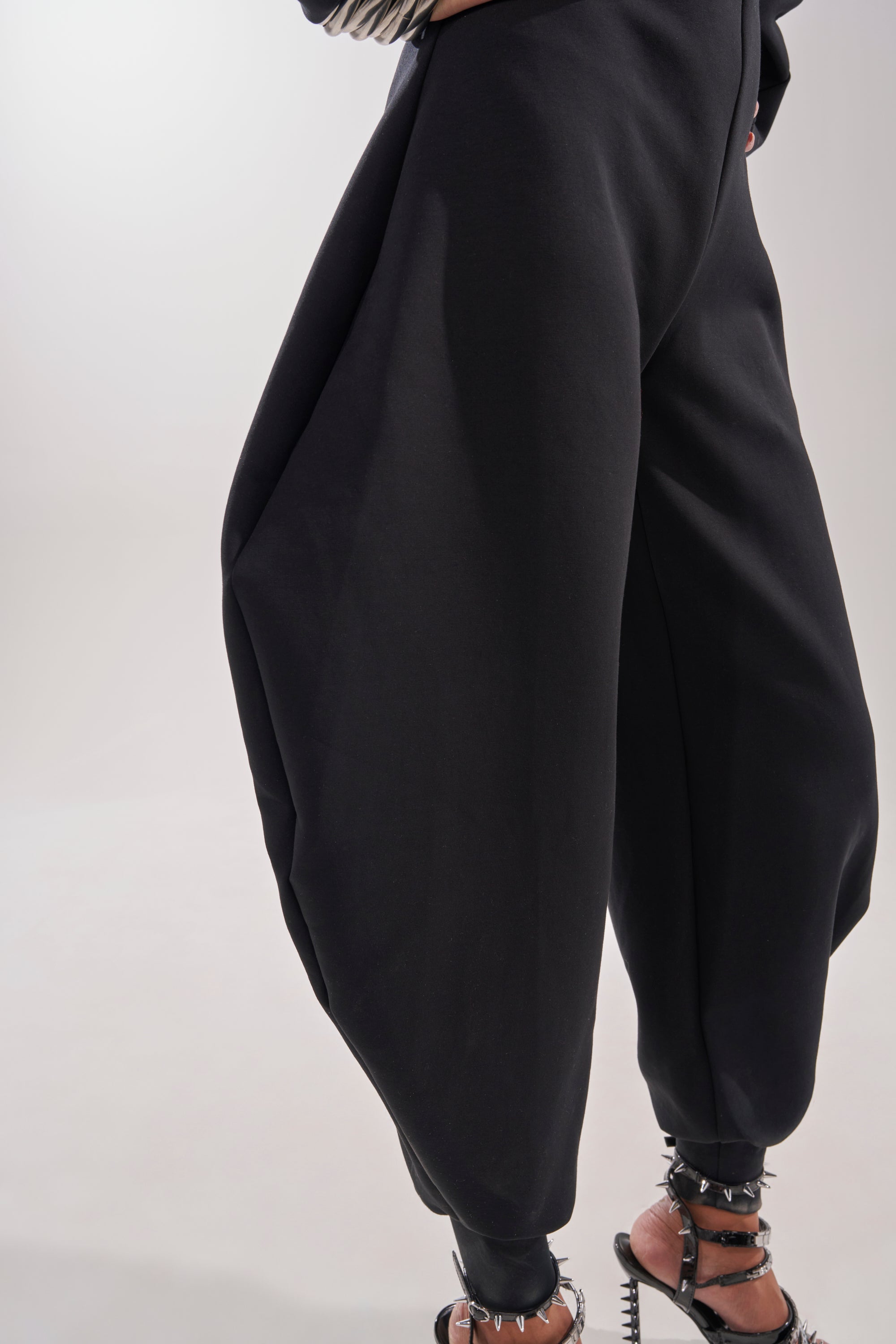 COMFY COZY JUMPSUIT IN BLACK