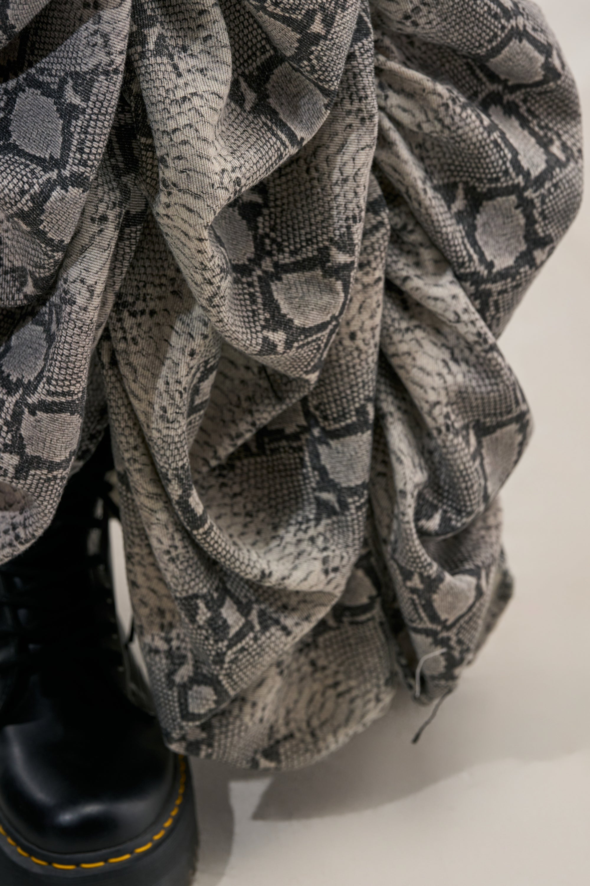 LETS CHANGE IT UP RUCHED MIDI SKIRT IN SNAKE