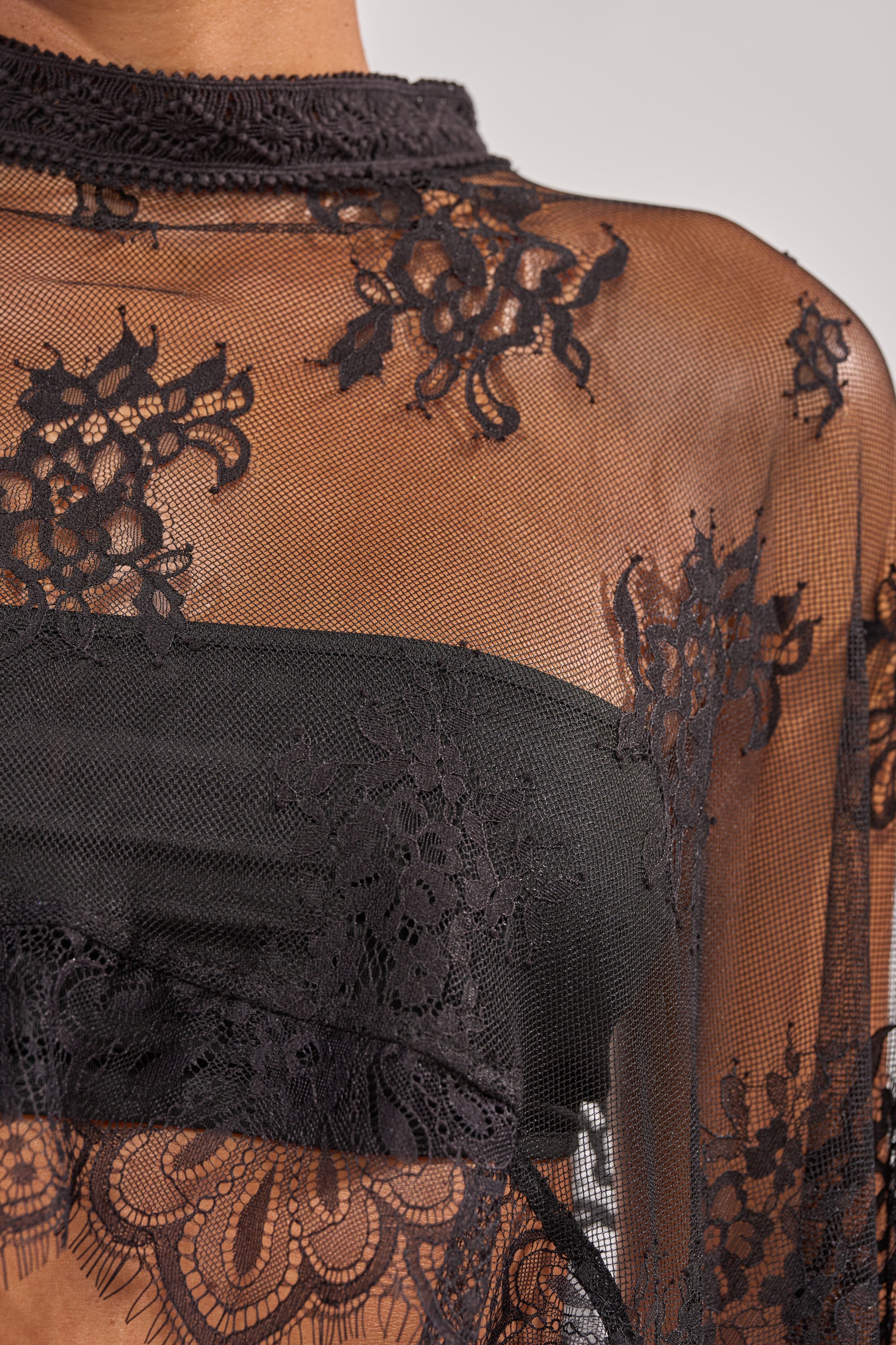 MISS ME YET LACE HIGH LOW LACE BLOUSE