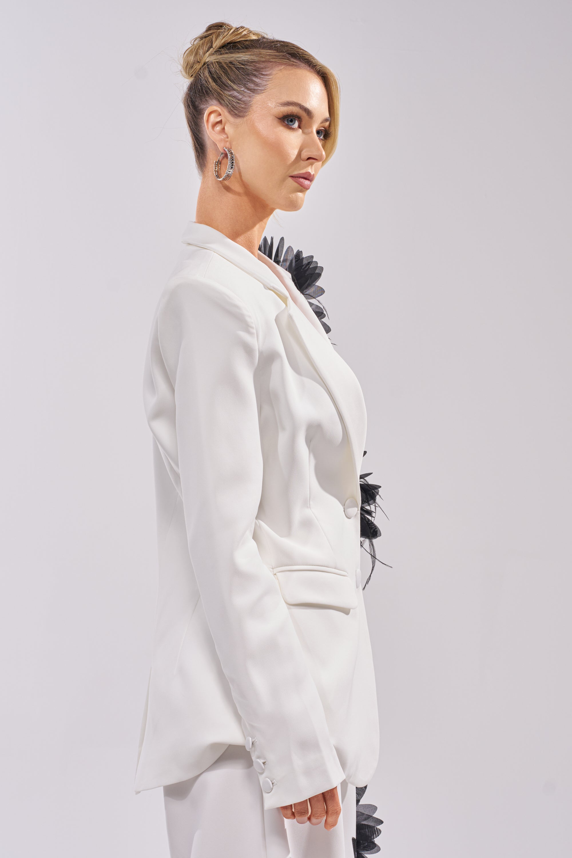 IN FULL BLOOM APPLIQUE BLAZER