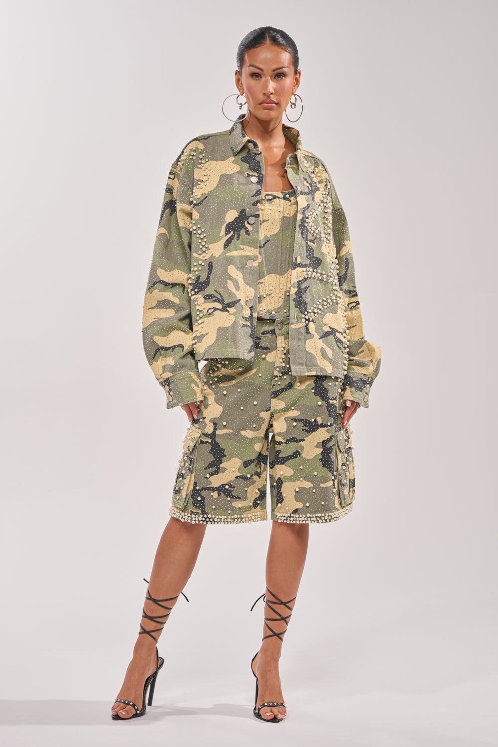 EMBELLISHED CAMO BERMUDA SHORT