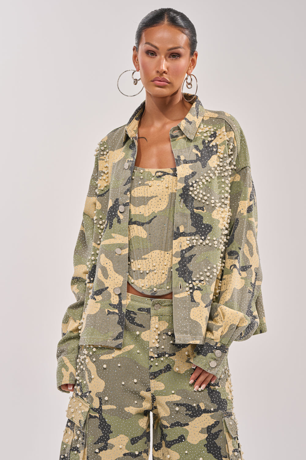 EMBELLISHED CAMO BUTTON DOWN