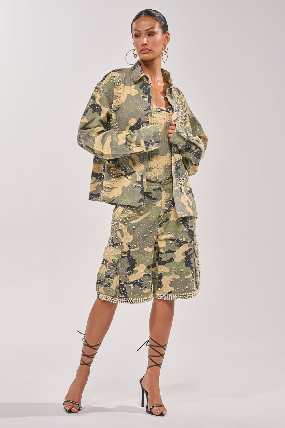 EMBELLISHED CAMO BUTTON DOWN