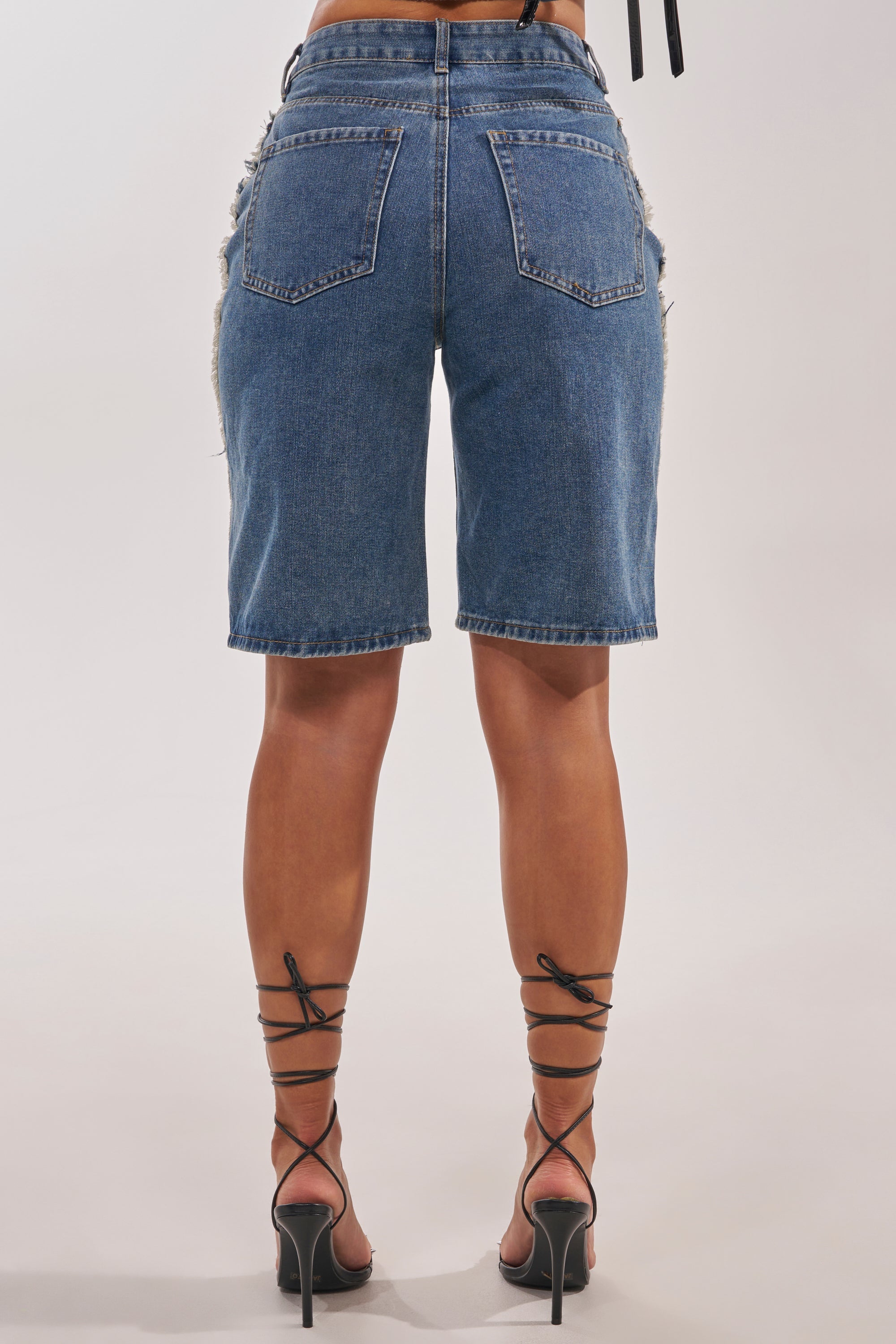 TAYLOR DENIM BERMUDA WITH GROMMET