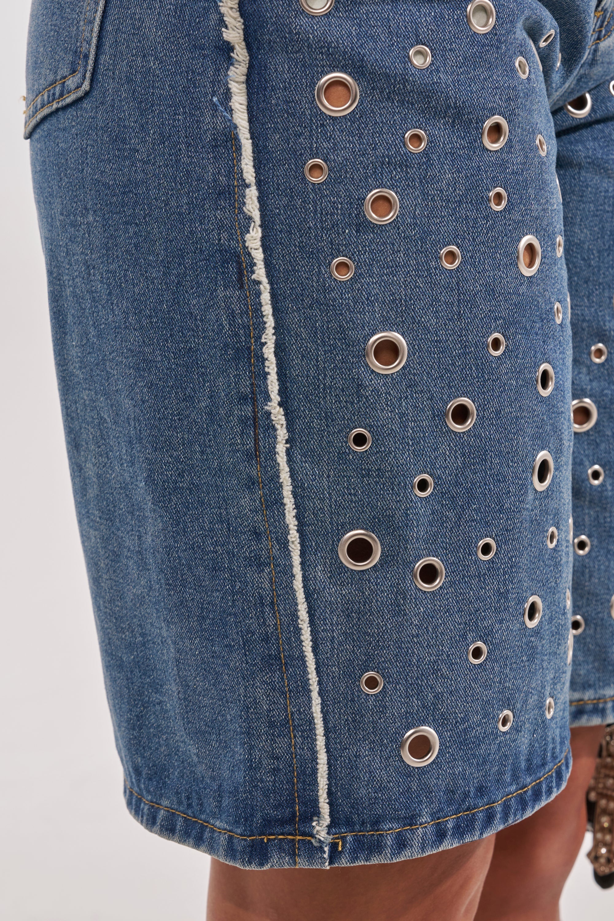 TAYLOR DENIM BERMUDA WITH GROMMET