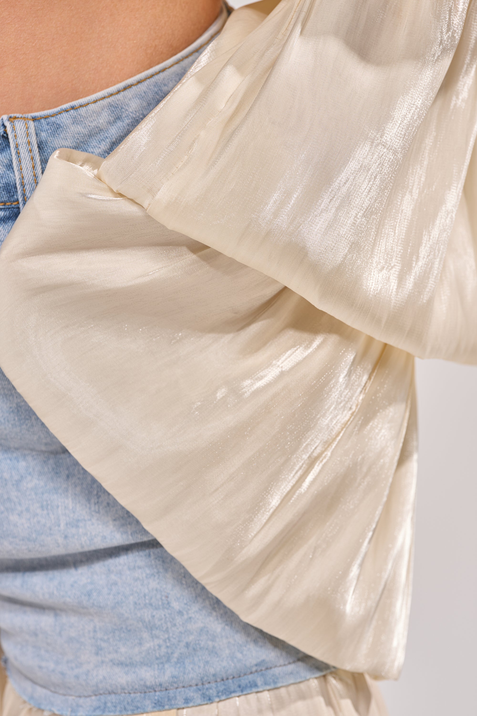 BOUNCIN AROUND BLOUSE