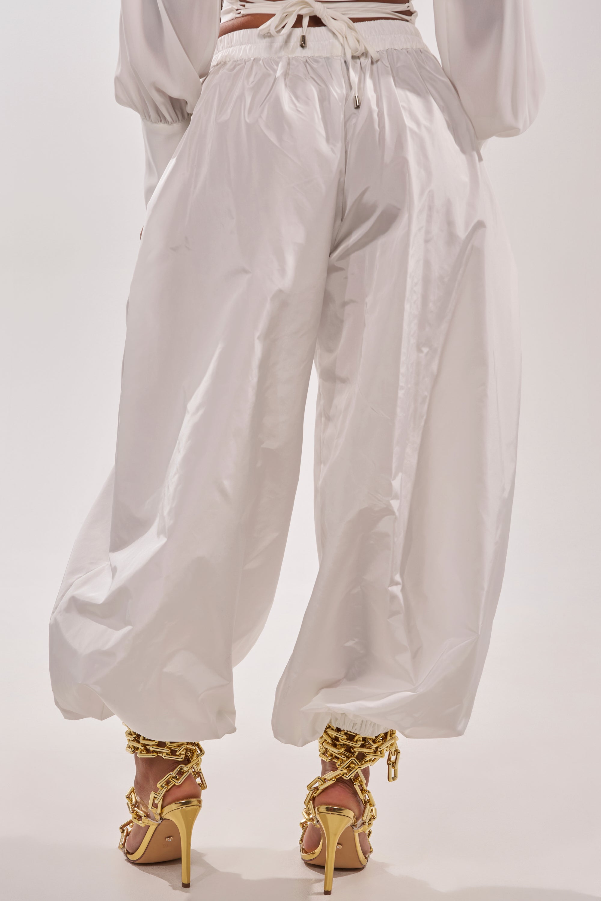 EFFORTLESS BALLOON PANT IN WHITE