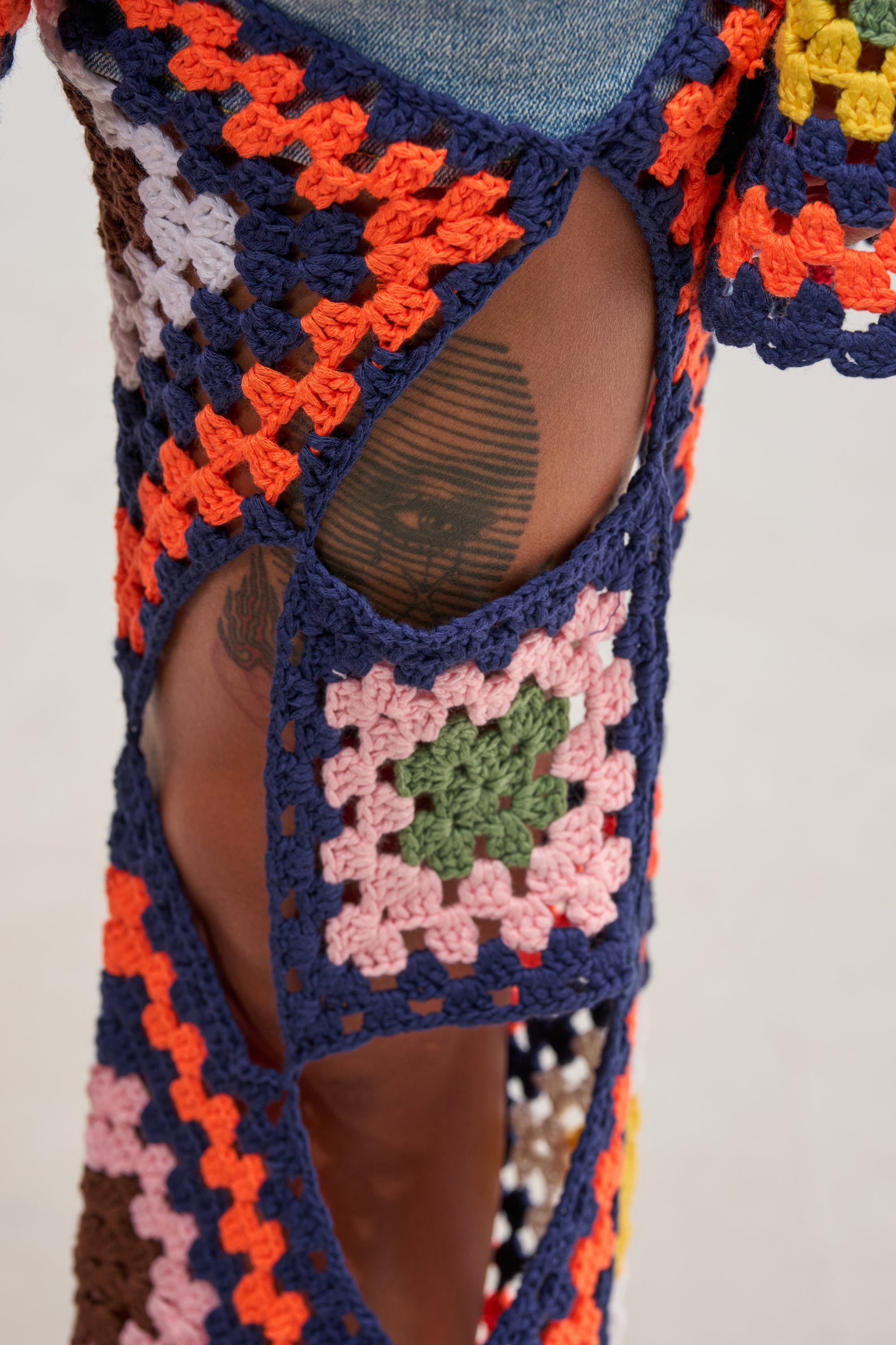 MIXED FEELING CROCHET DENIM