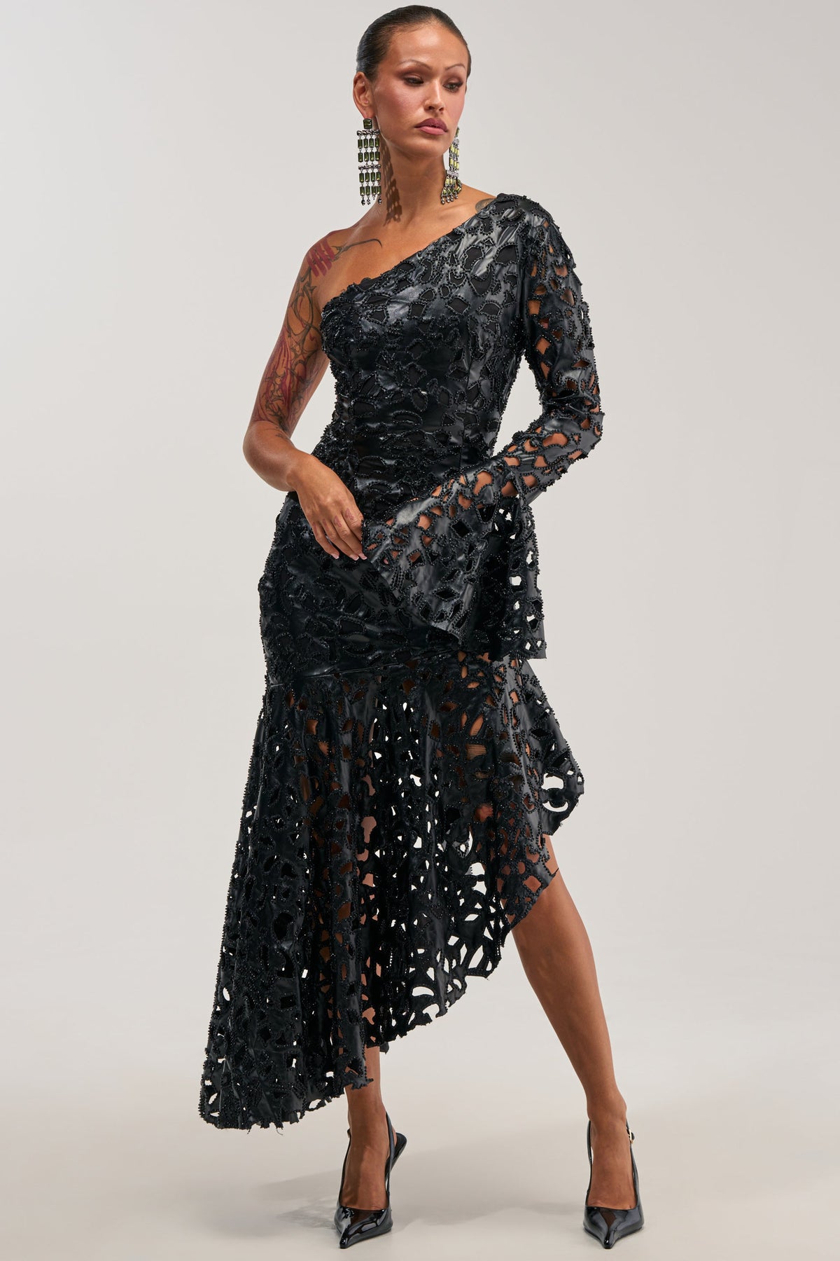 MAKE A STATEMENT ONE SHOULDER MIDI DRESS