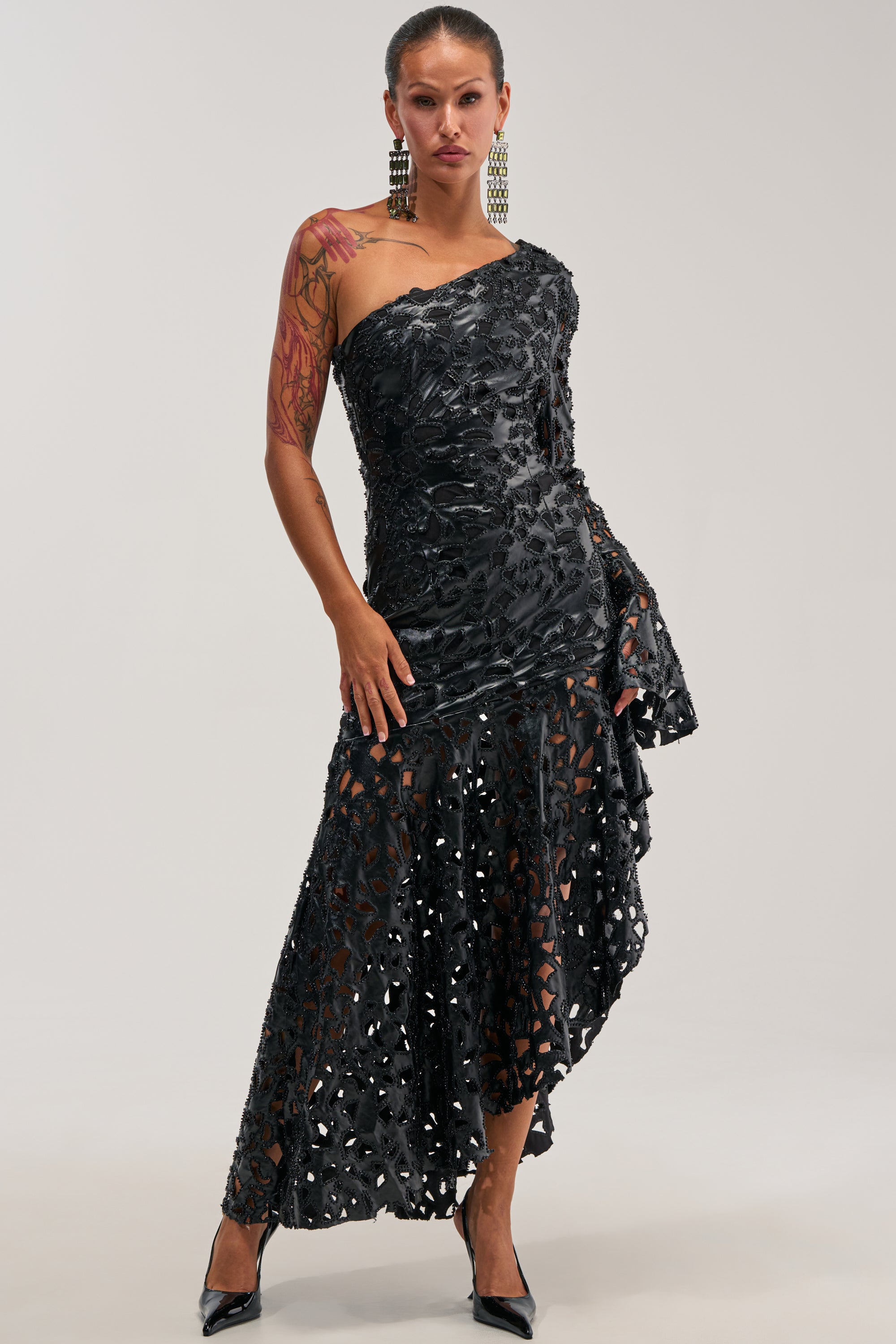 MAKE A STATEMENT ONE SHOULDER MIDI DRESS