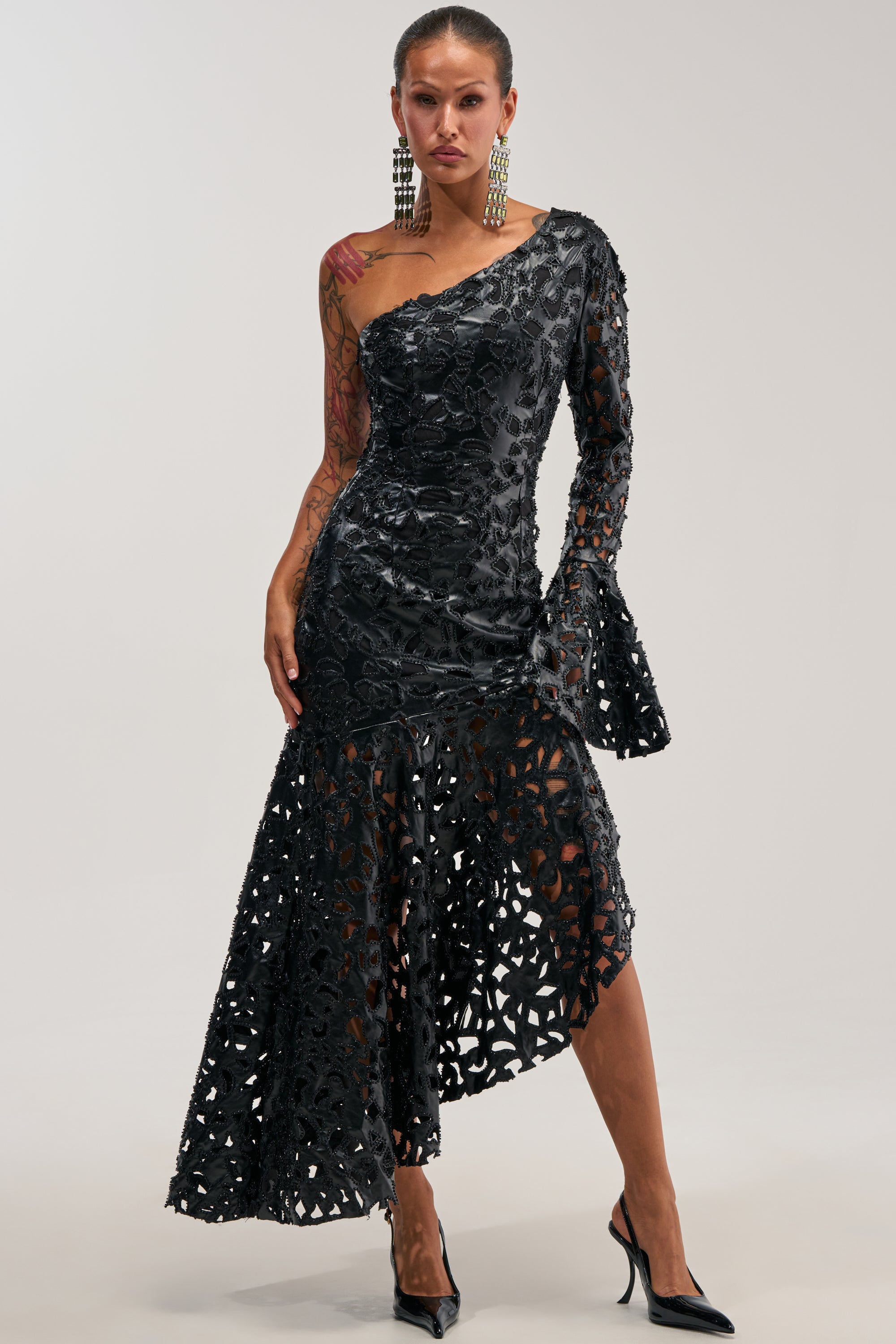MAKE A STATEMENT ONE SHOULDER MIDI DRESS