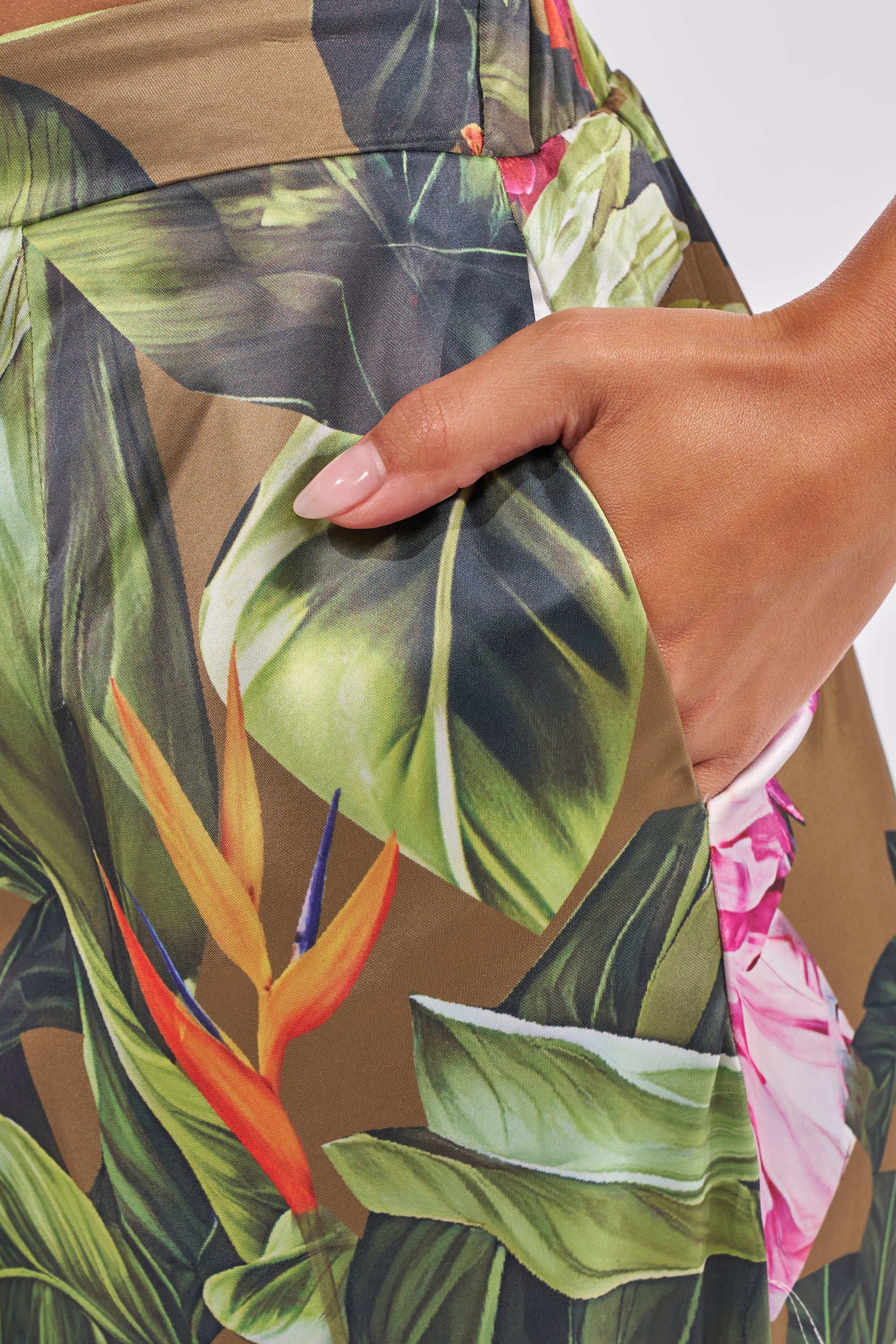 INTO THE WILD FLORAL TROUSER