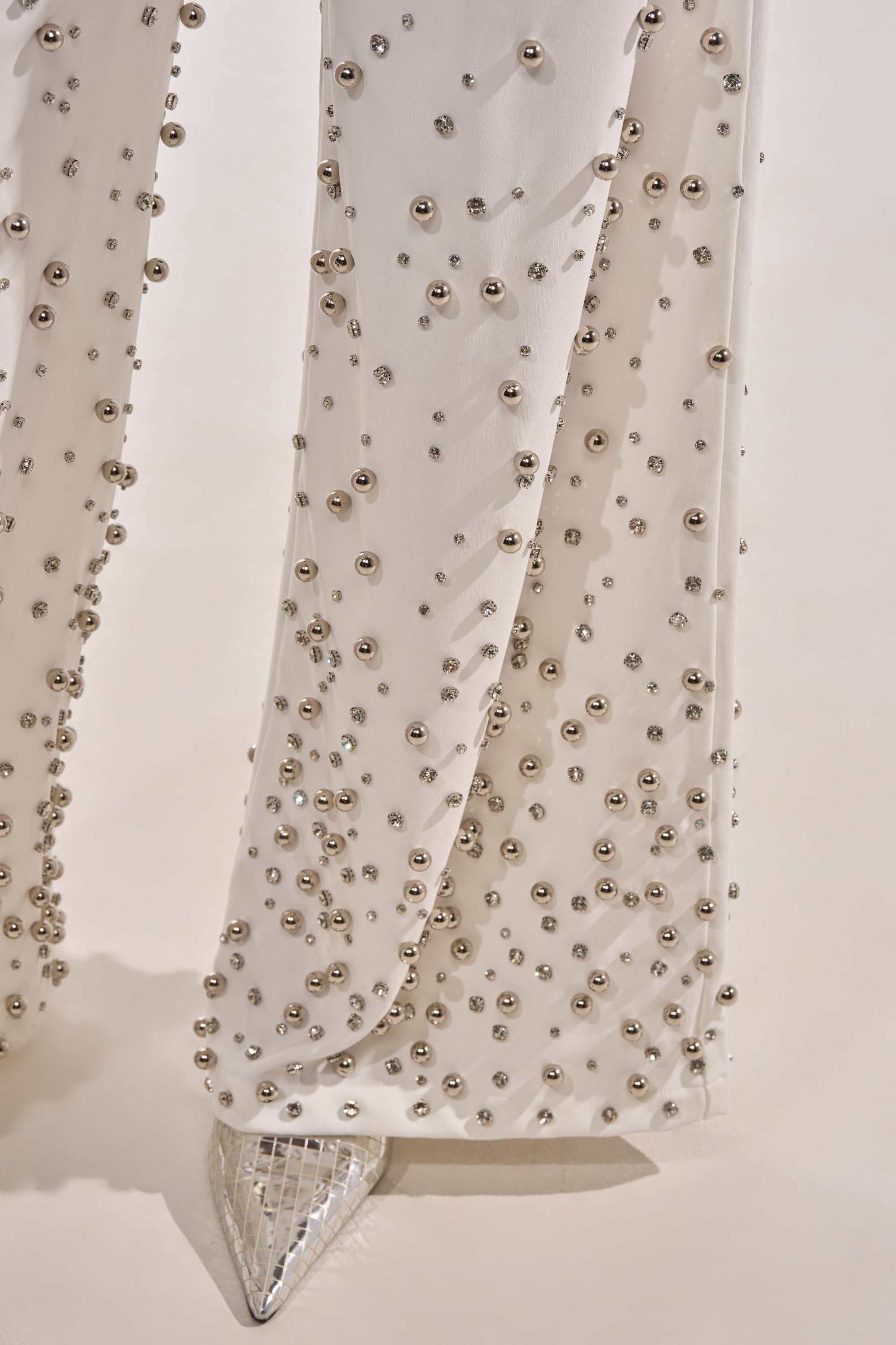 GET CLOSER EMBELLISHED TROUSER IN WHITE