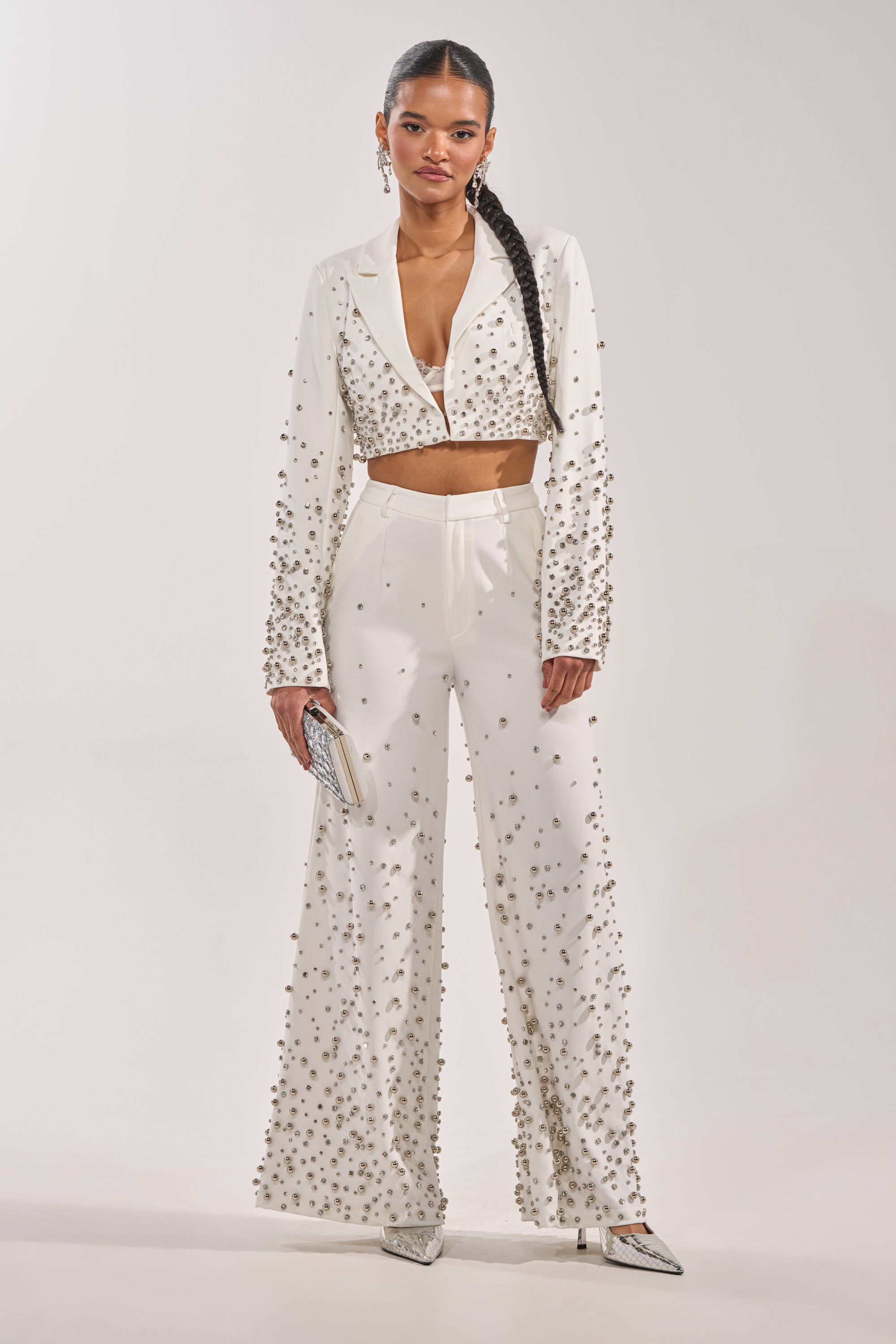 GET CLOSER EMBELLISHED BLAZER IN WHITE
