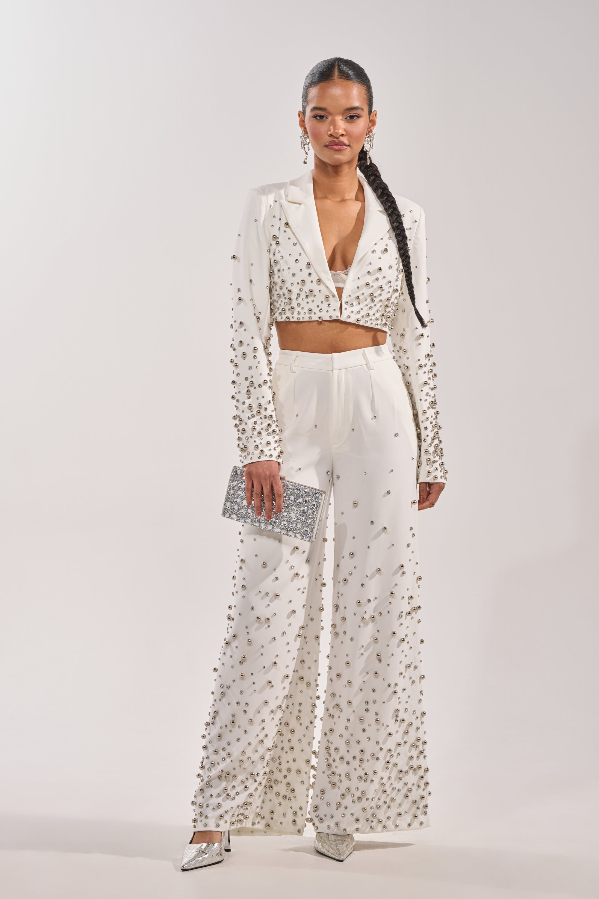 GET CLOSER EMBELLISHED BLAZER IN WHITE