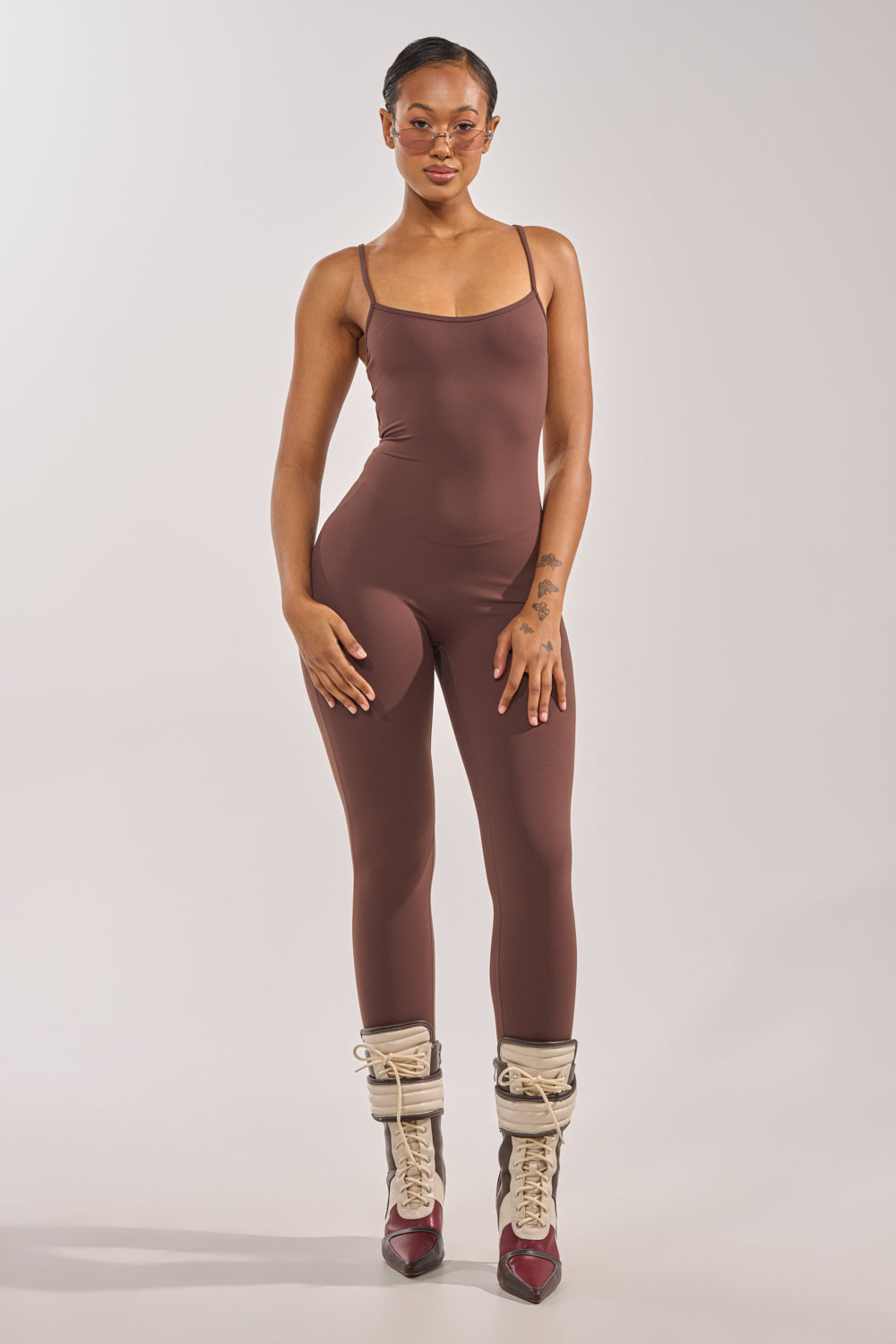 THAT GIRL SEAMLESS JUMPSUIT IN BROWN