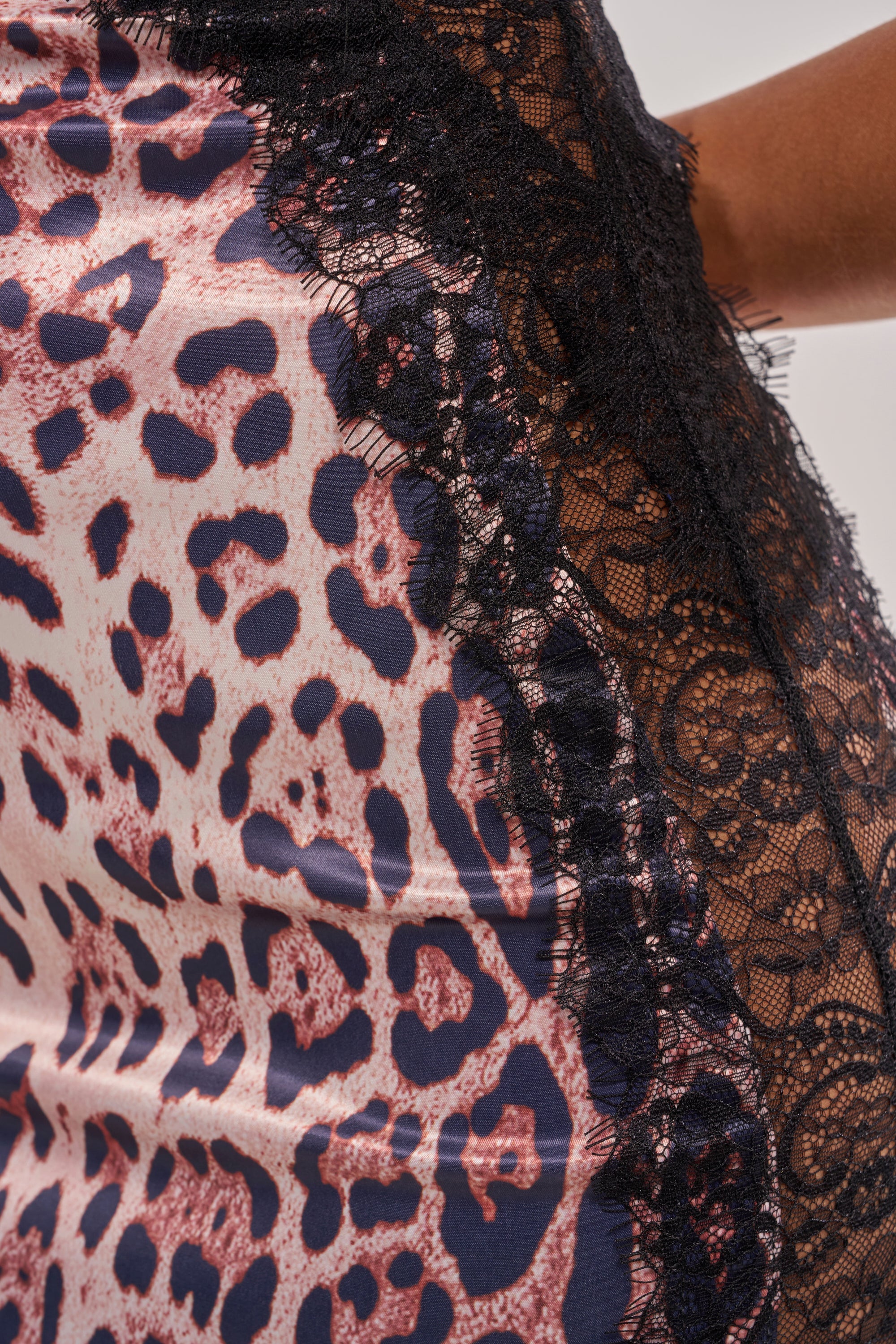 SHOW US WHAT YOU GOT SATIN MIDI DRESS IN CHEETAH