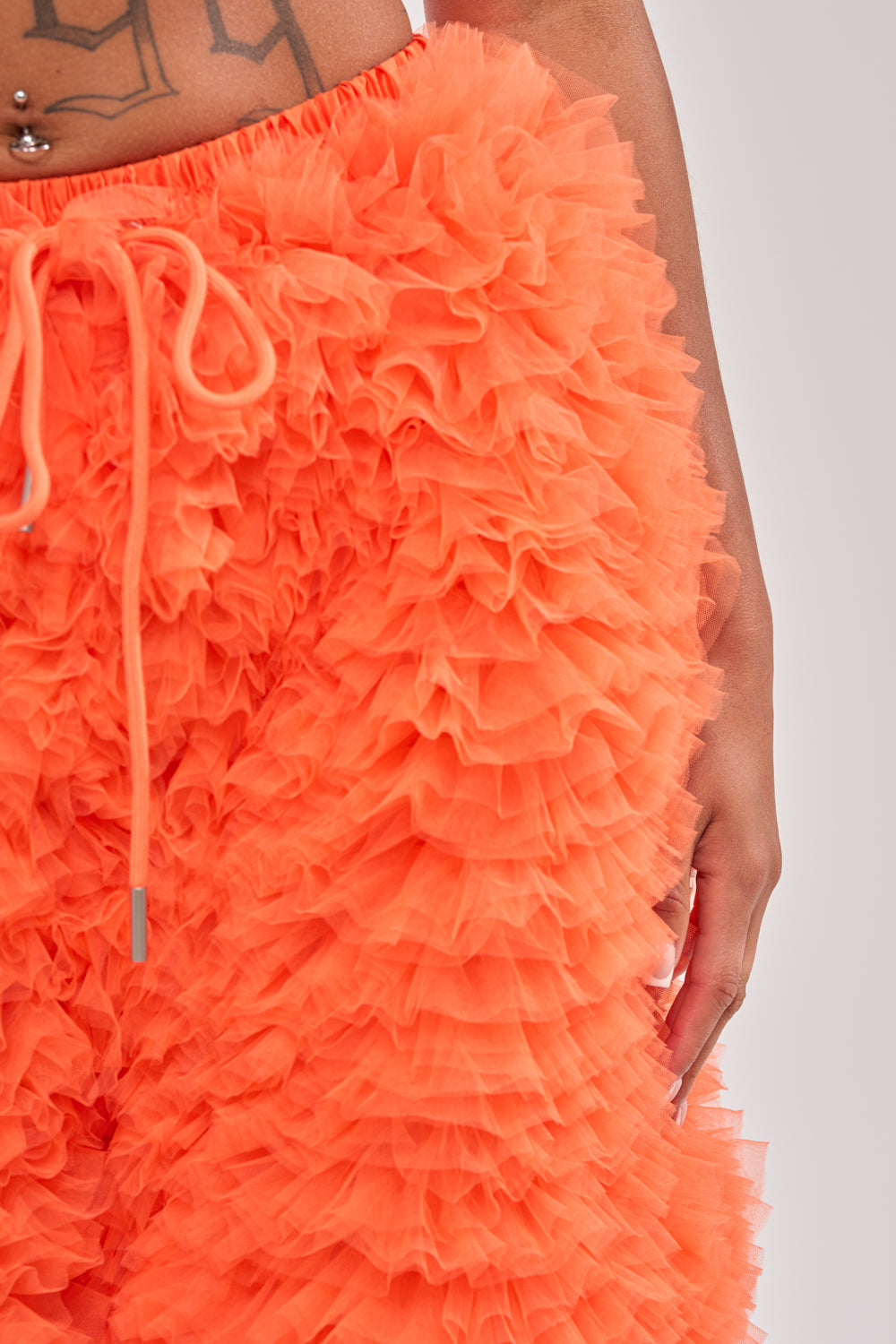 SOMETHING CRAZY RUFFLE SHORT