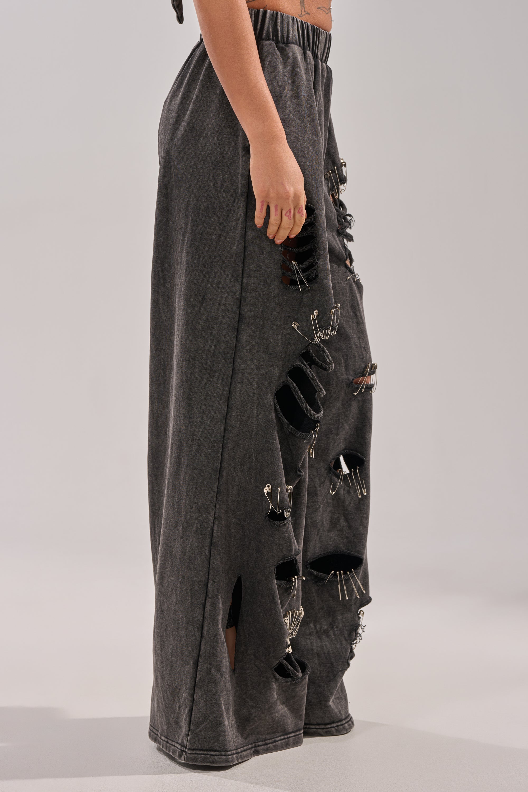 LEILA DISTRESSED WIDE LEG JOGGER