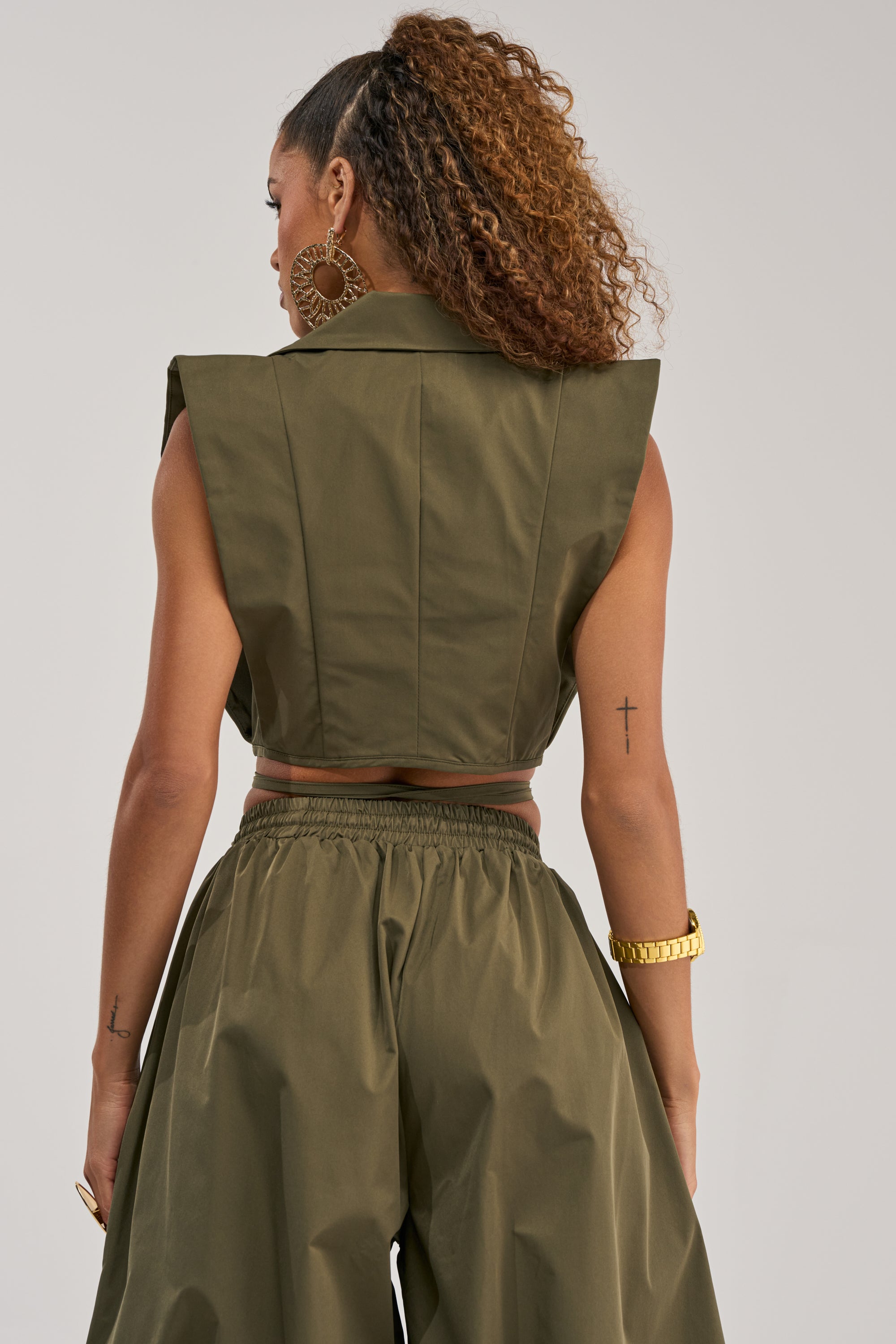 GUESS WHO VNECK COLLARED BLOUSE IN OLIVE