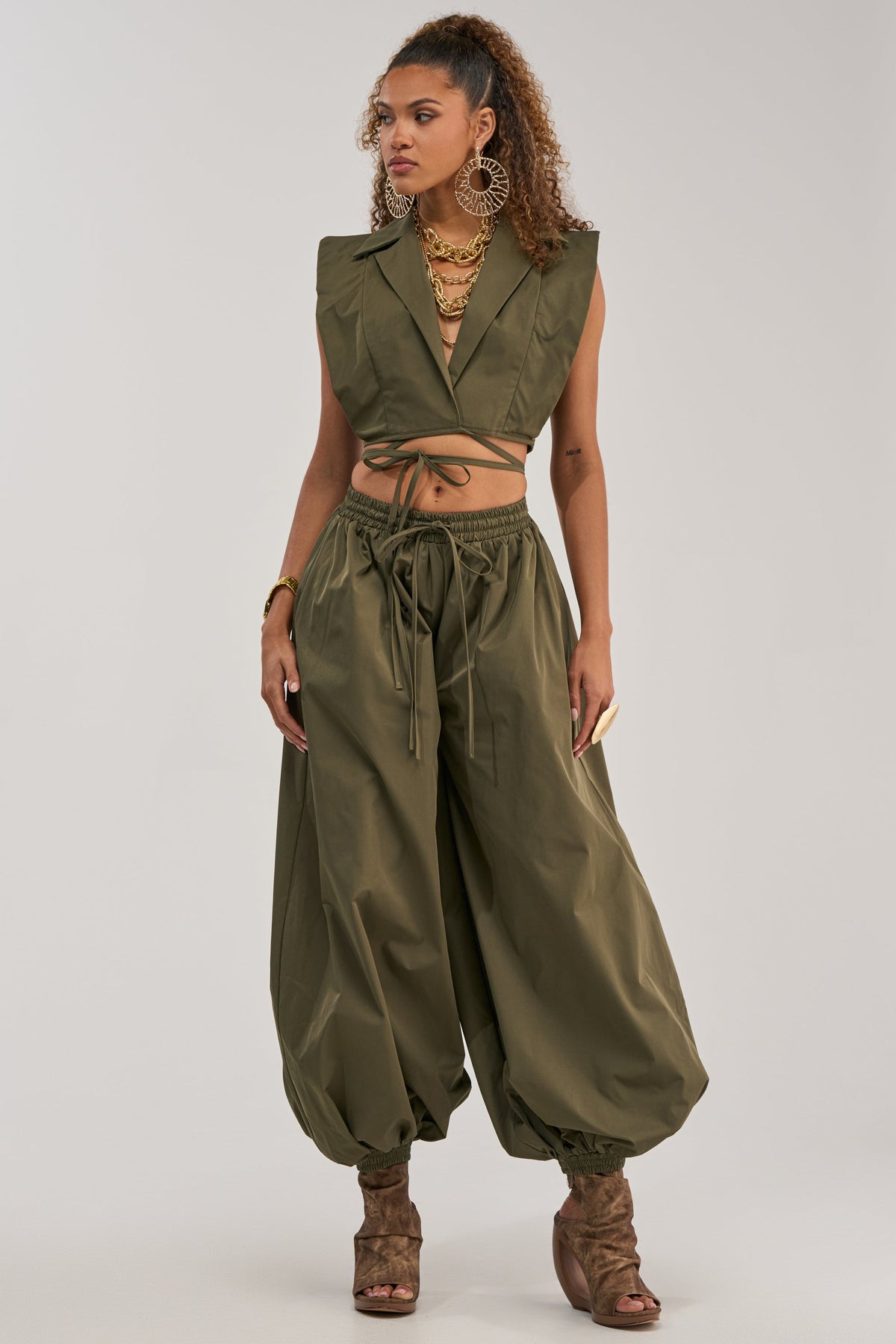 GUESS WHO BALLOON PANT IN OLIVE
