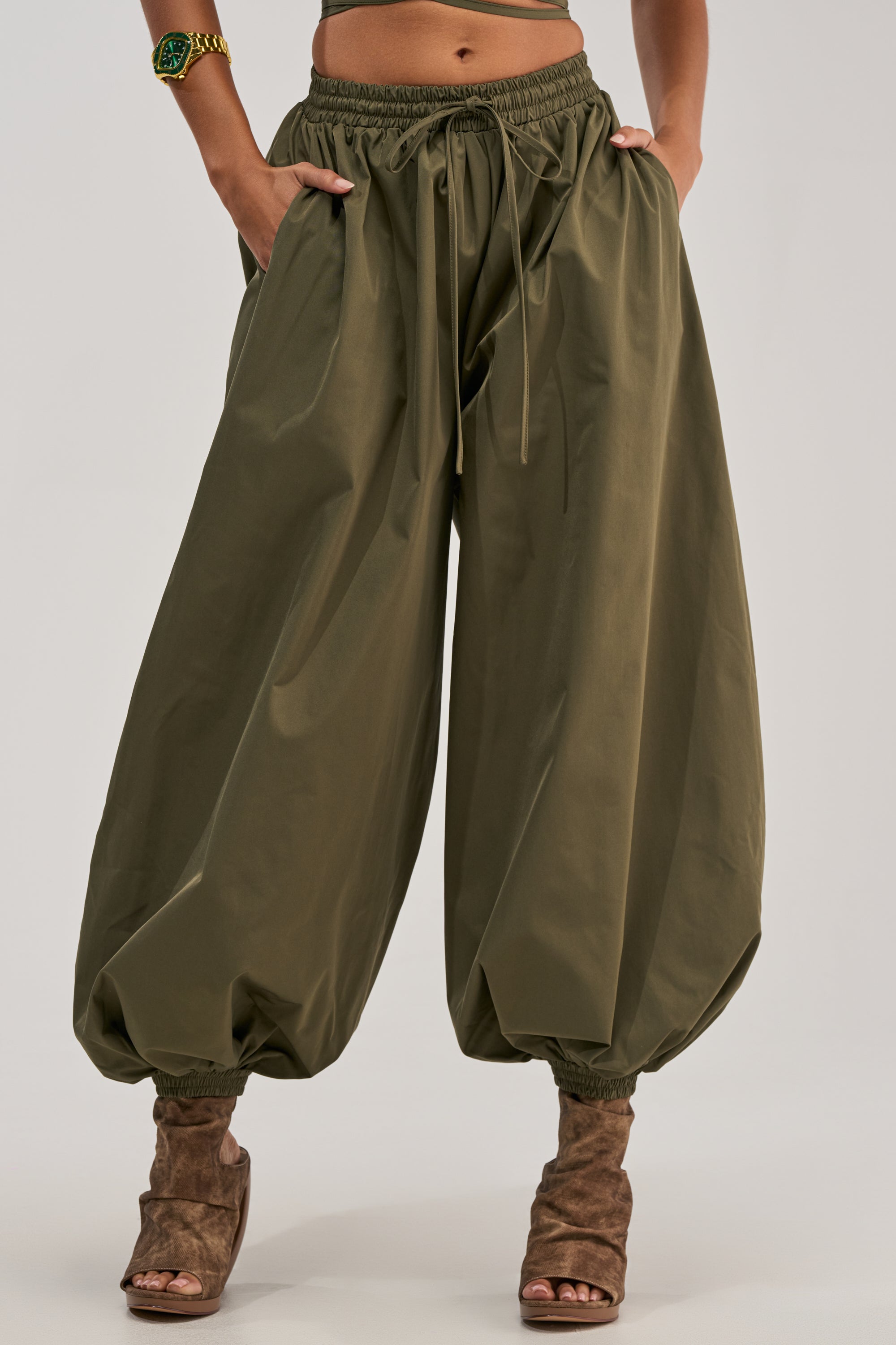 GUESS WHO BALLOON PANT IN OLIVE