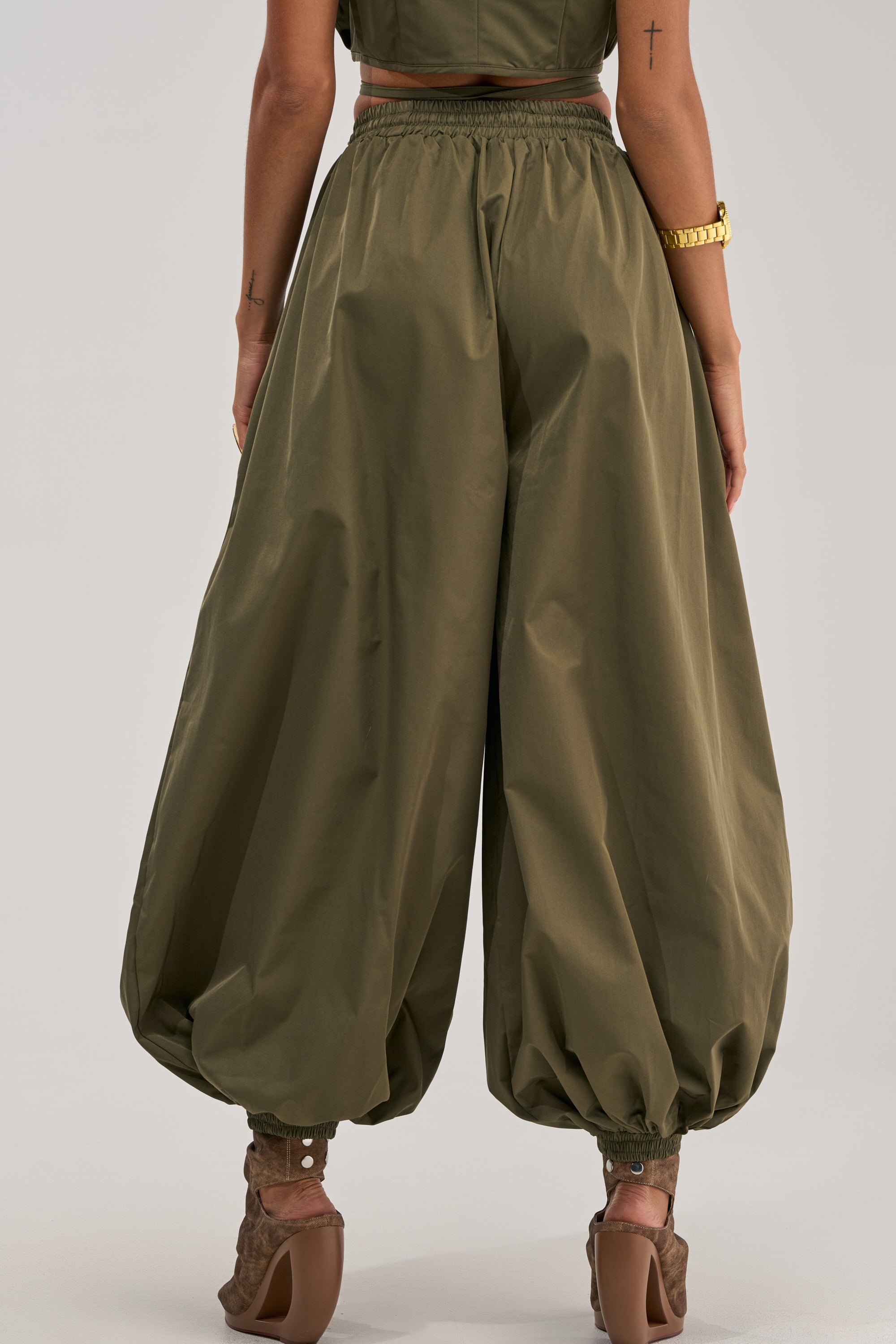 GUESS WHO BALLOON PANT IN OLIVE
