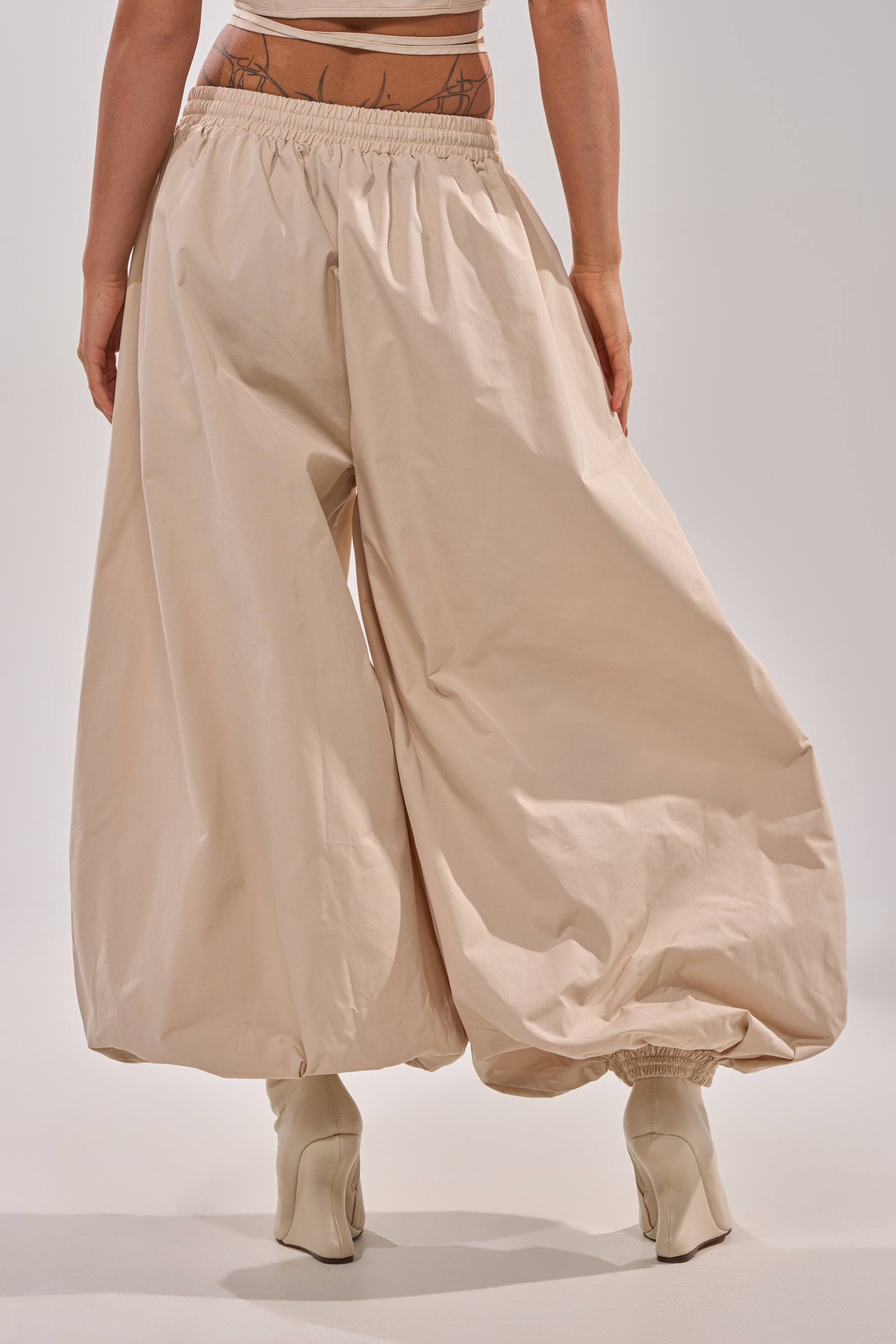 GUESS WHO BALLOON PANT