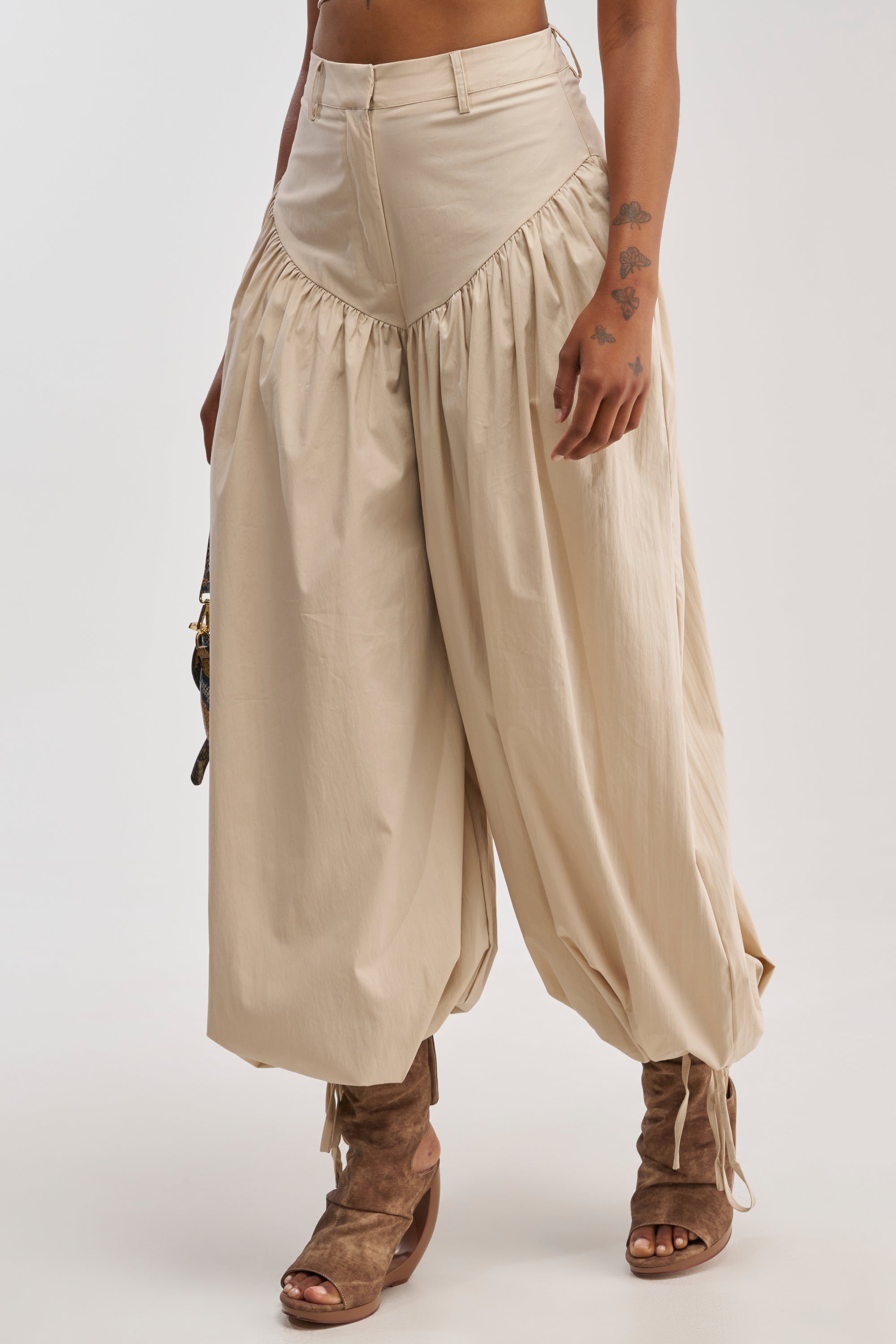 LUCKY FOR YOU BALLOON PANT IN BEIGE