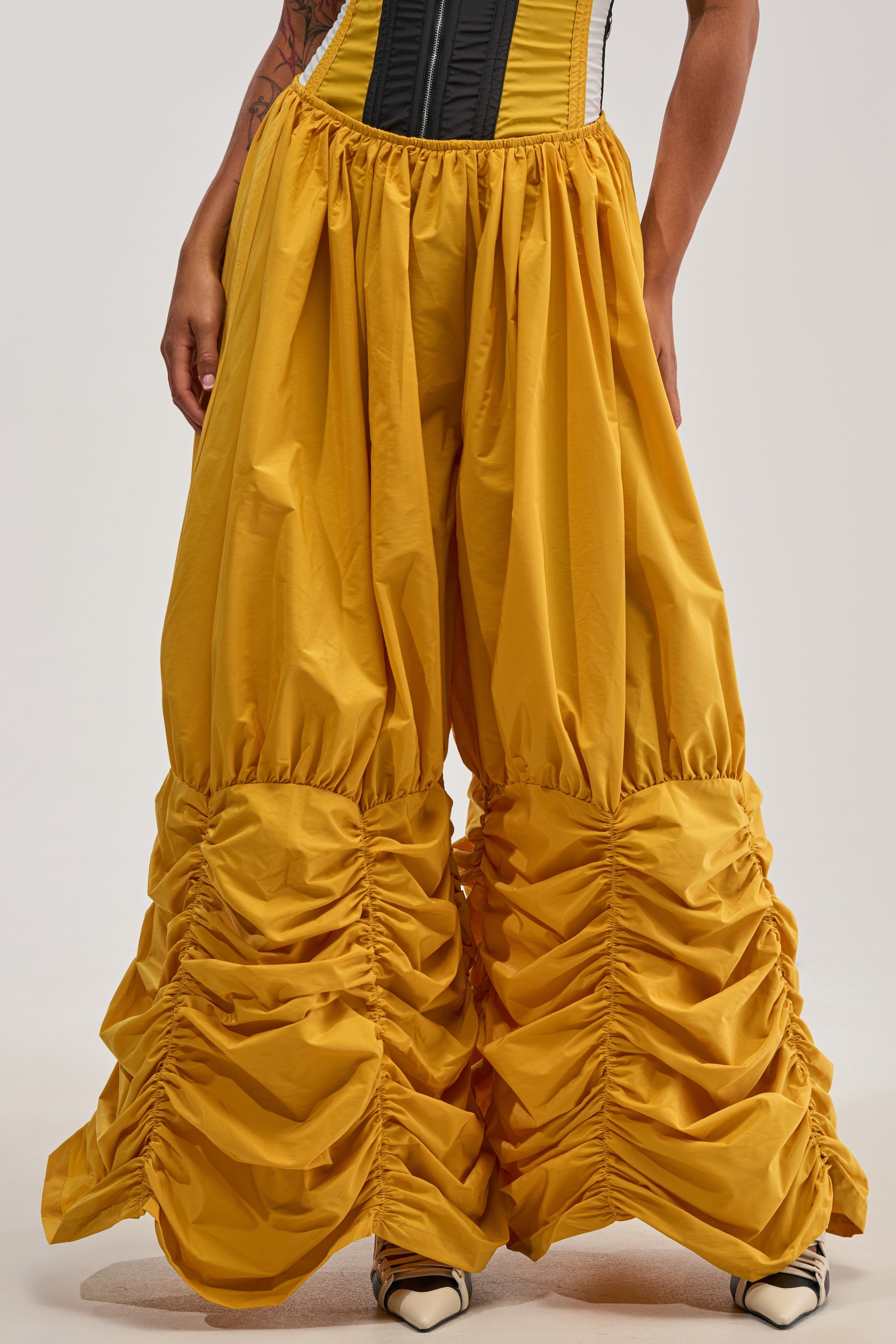 DON'T MIND ME RUCHED JOGGER IN YELLOW