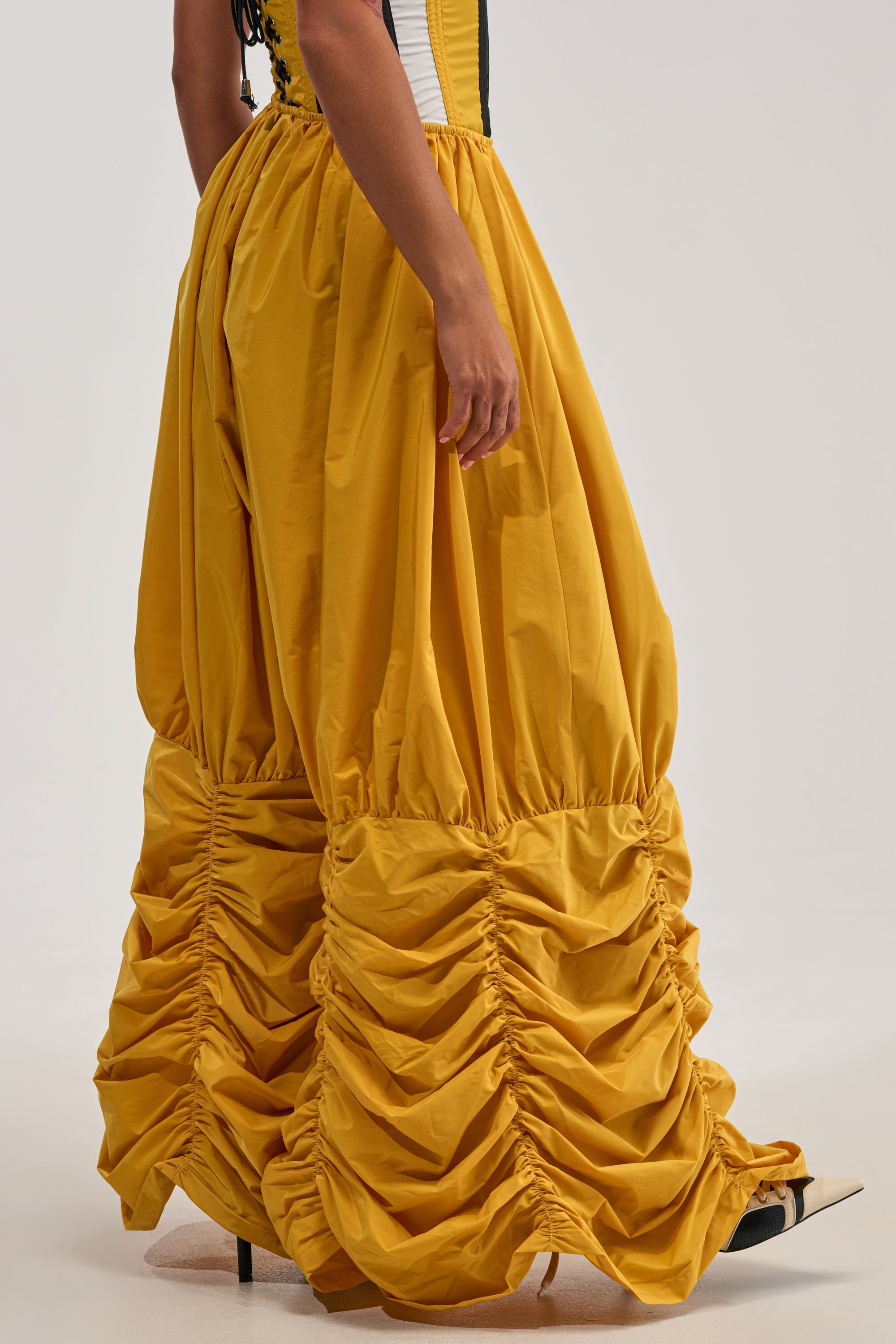 DON'T MIND ME RUCHED JOGGER IN YELLOW