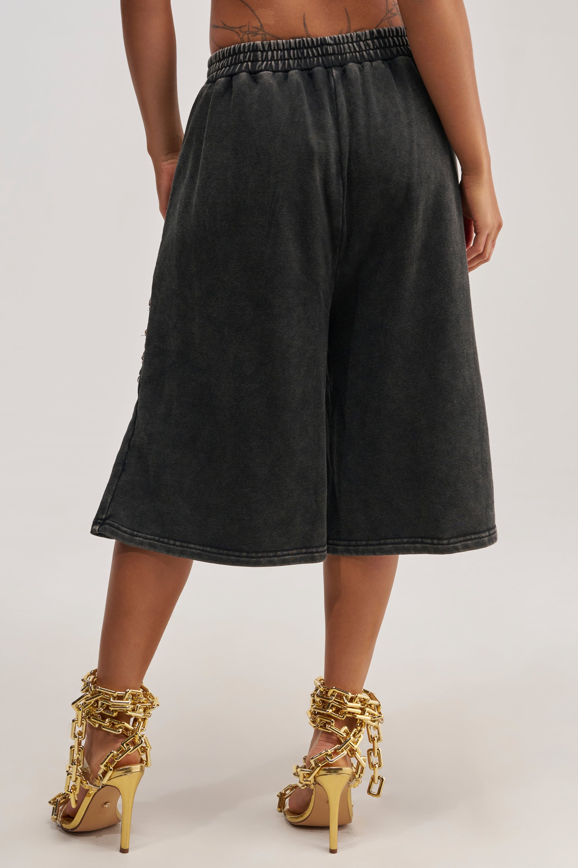 CHAINED DOWN BERMUDA SHORT