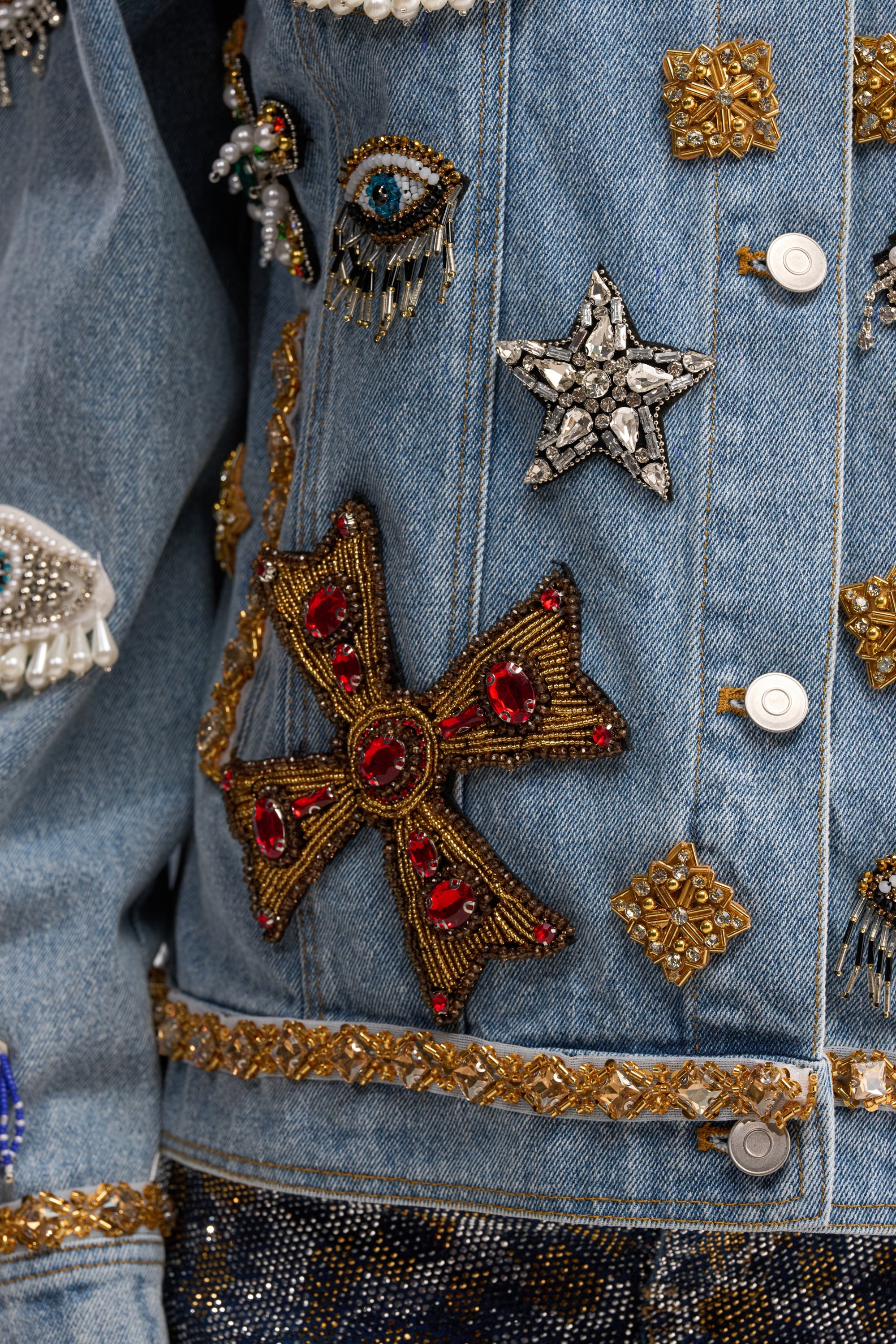 IN PLAIN SIGHT EMBELLISHED DENIM JACKET