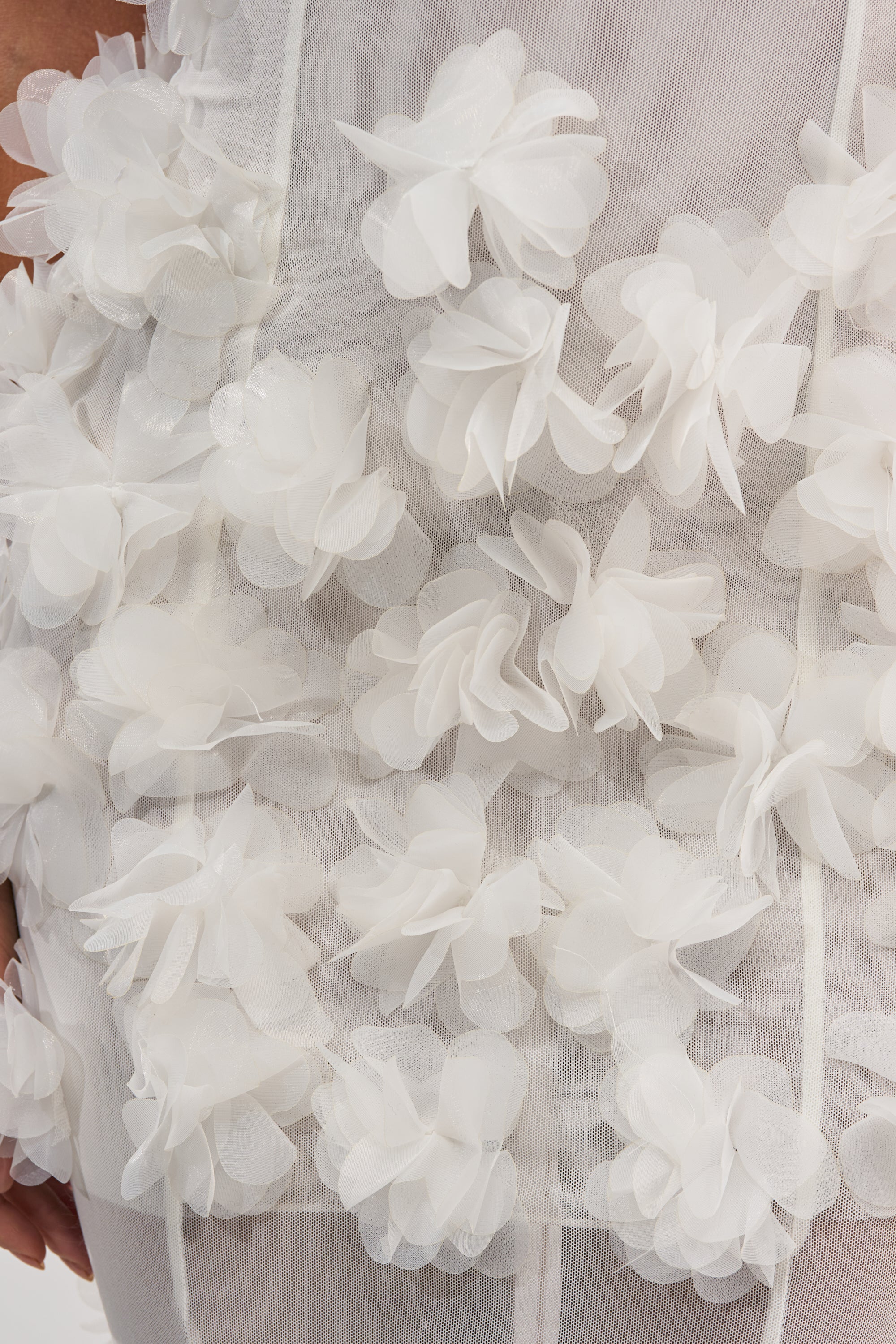 PARTY FAVOR RUFFLE MAXI DRESS IN WHITE
