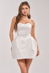 QUEEN OF HEARTS STRAPLESS SATIN MINI DRESS IN WHITE