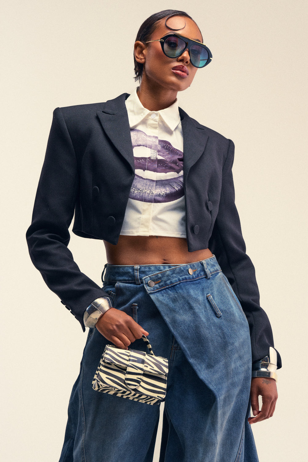 MAKE IT LOOK EASY STRUCTURED BLAZER