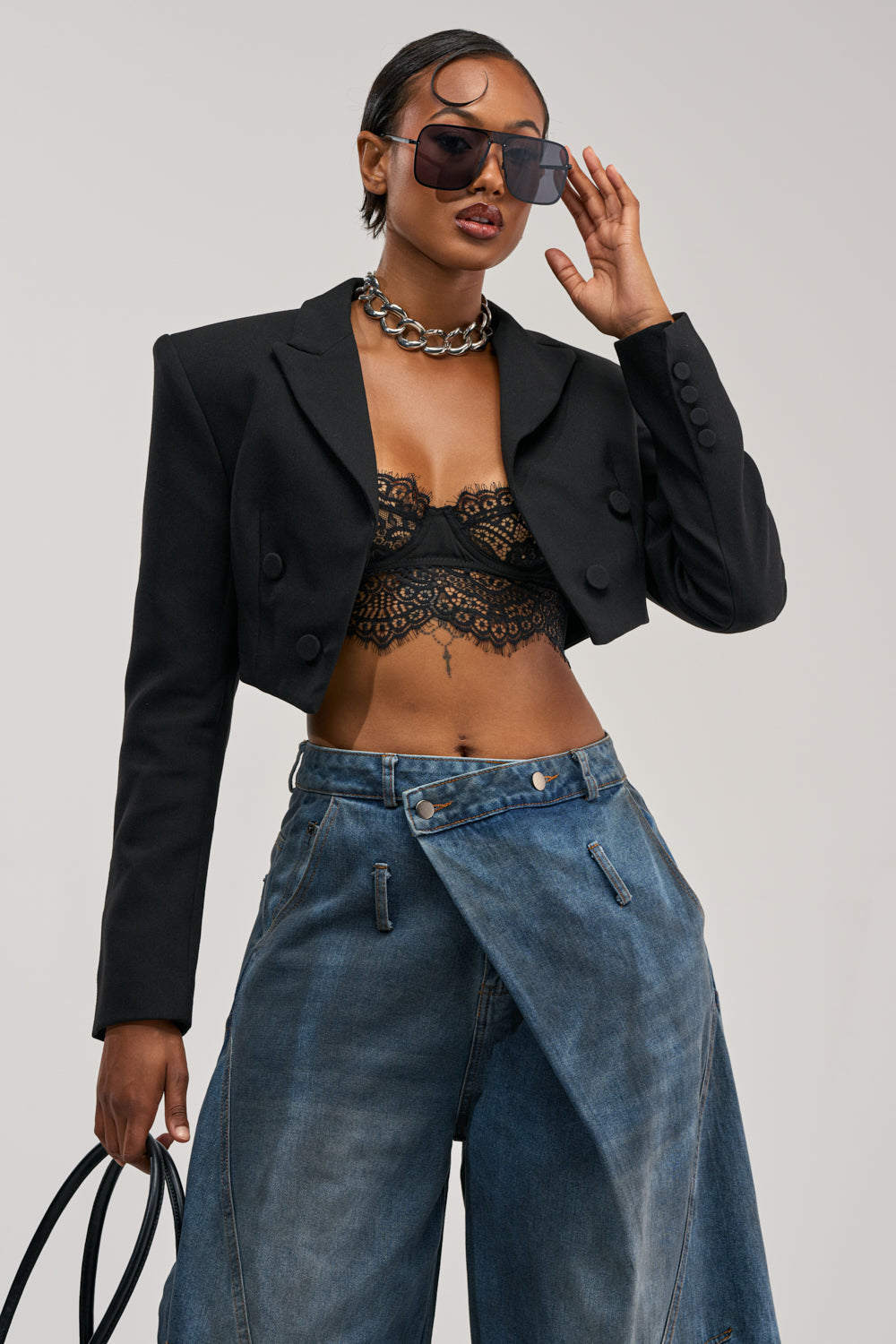 MAKE IT LOOK EASY STRUCTURED BLAZER