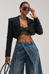 MAKE IT LOOK EASY STRUCTURED BLAZER