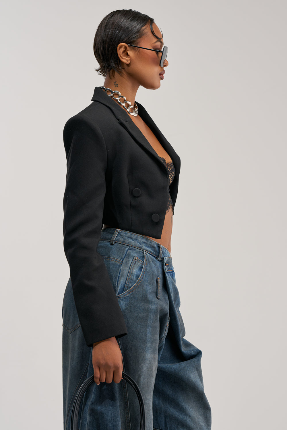 MAKE IT LOOK EASY STRUCTURED BLAZER