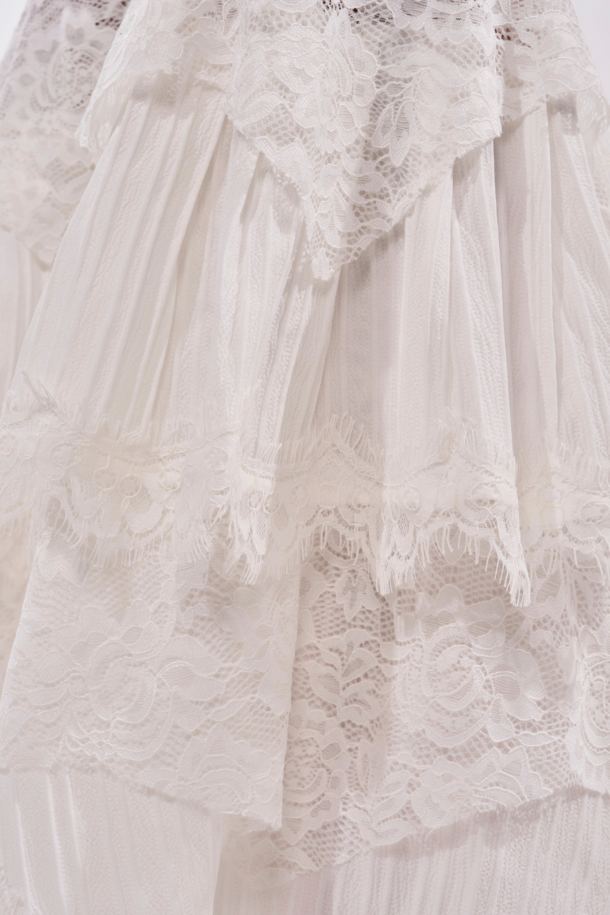 COACHELLA LACE RUFFLE PANTS