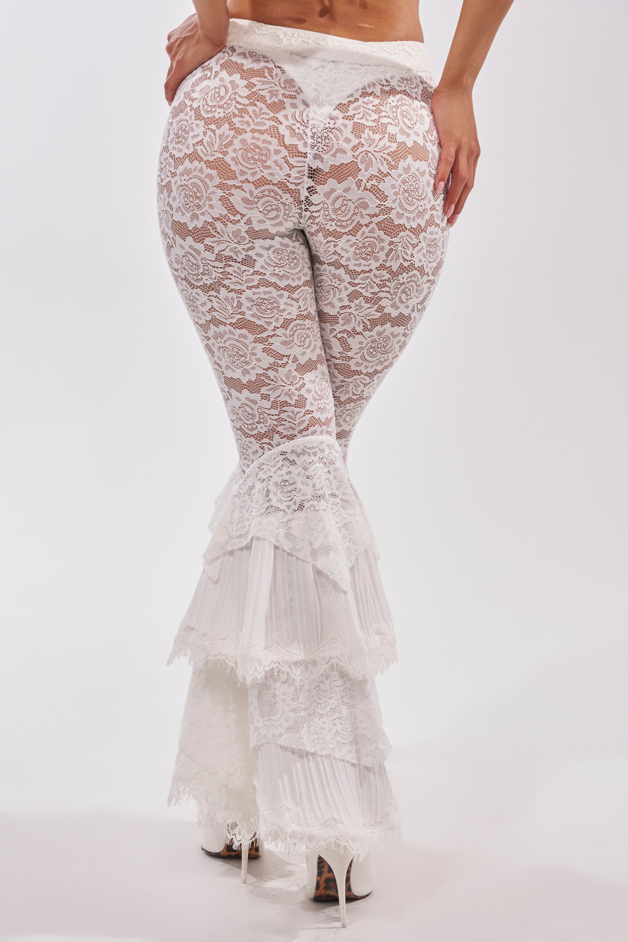 COACHELLA LACE RUFFLE PANTS