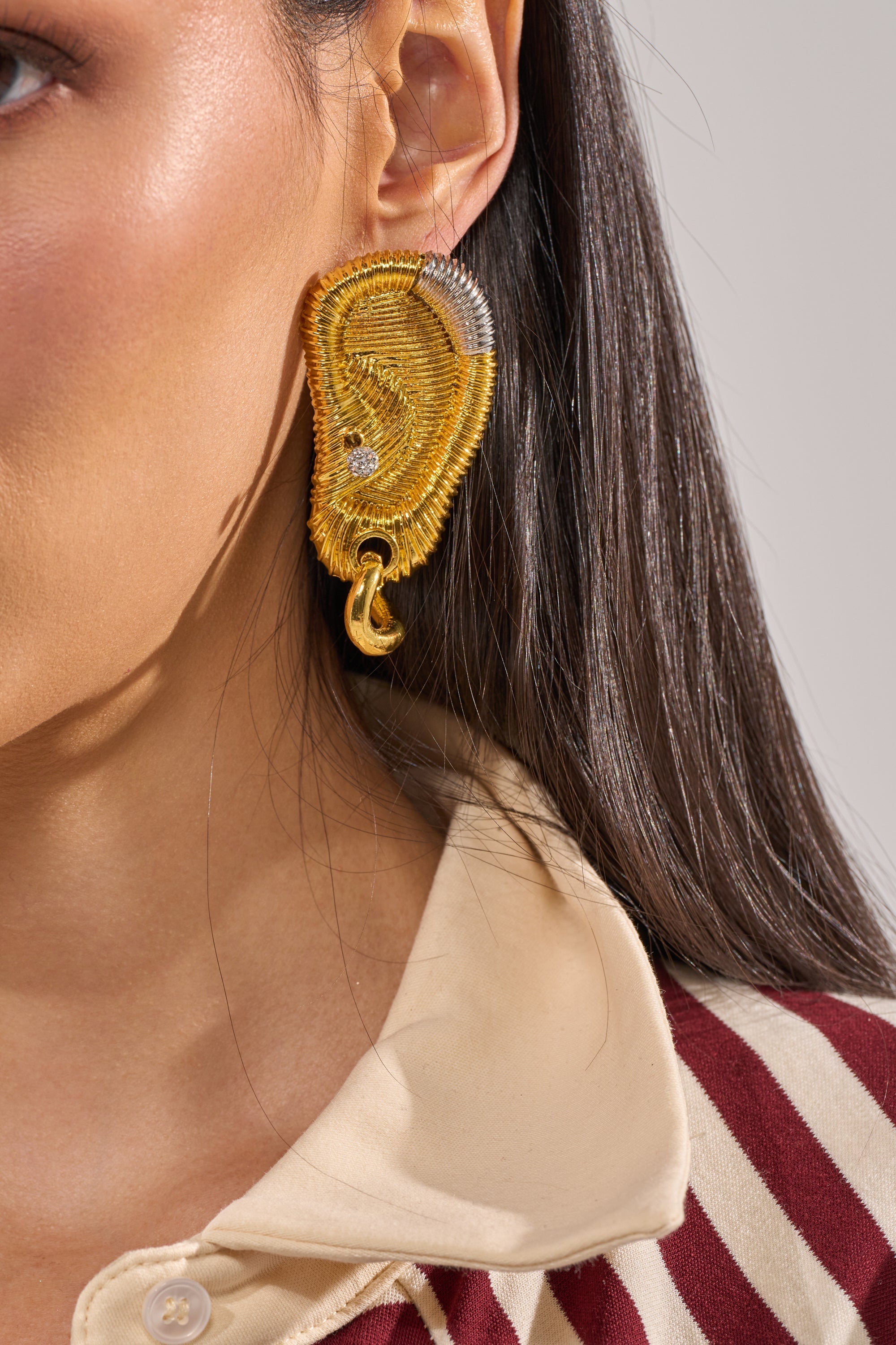 HEARD U EARRING